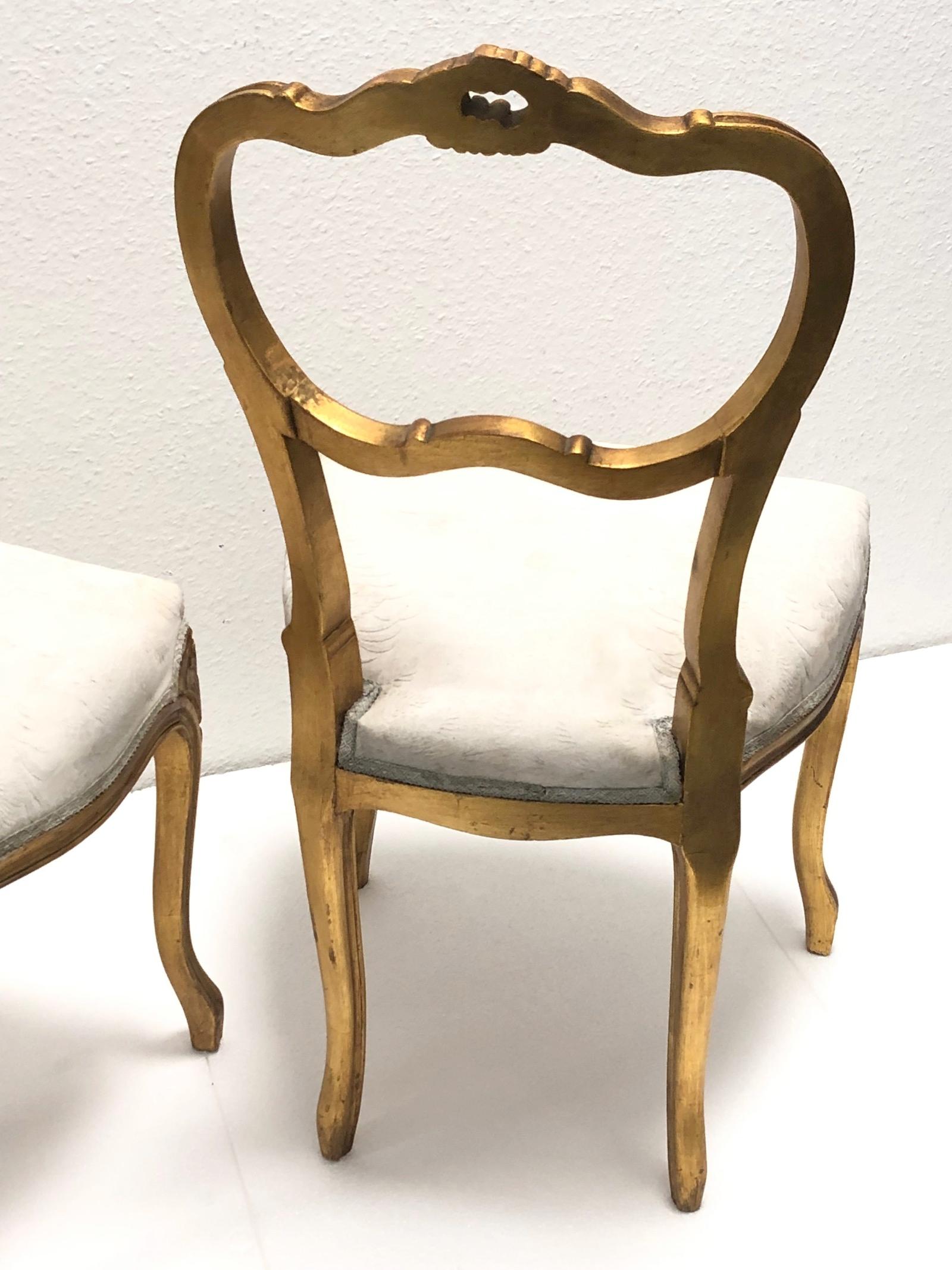Coppia di sedie in legno d'orato, stile Shabby Chic, stile cascina antica svedese, anni '20 in vendita 2