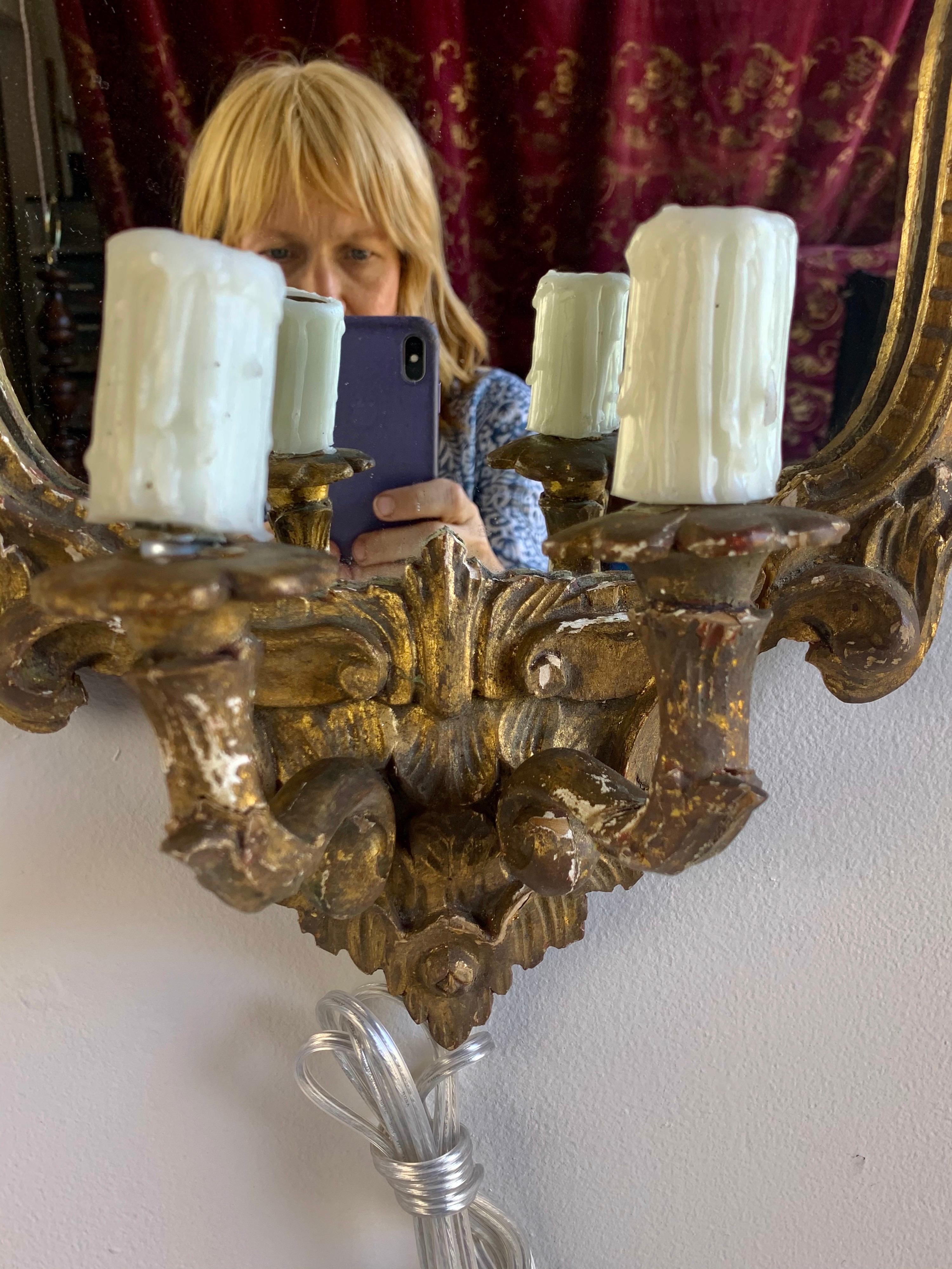 Pair of Giltwood Italian Mirrored Sconces, circa 1930s In Distressed Condition In Los Angeles, CA