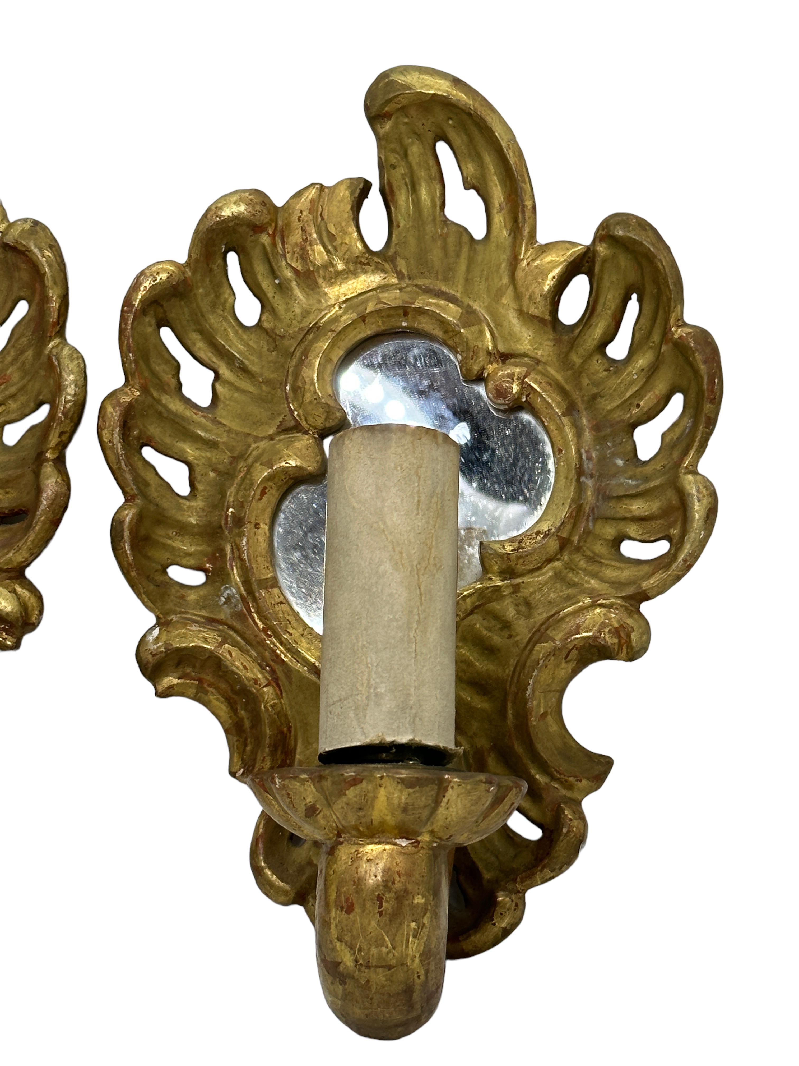 Hollywood Regency Pair of Gilt Wood Mirror Sconces Tole Toleware, Italy, 1920s For Sale