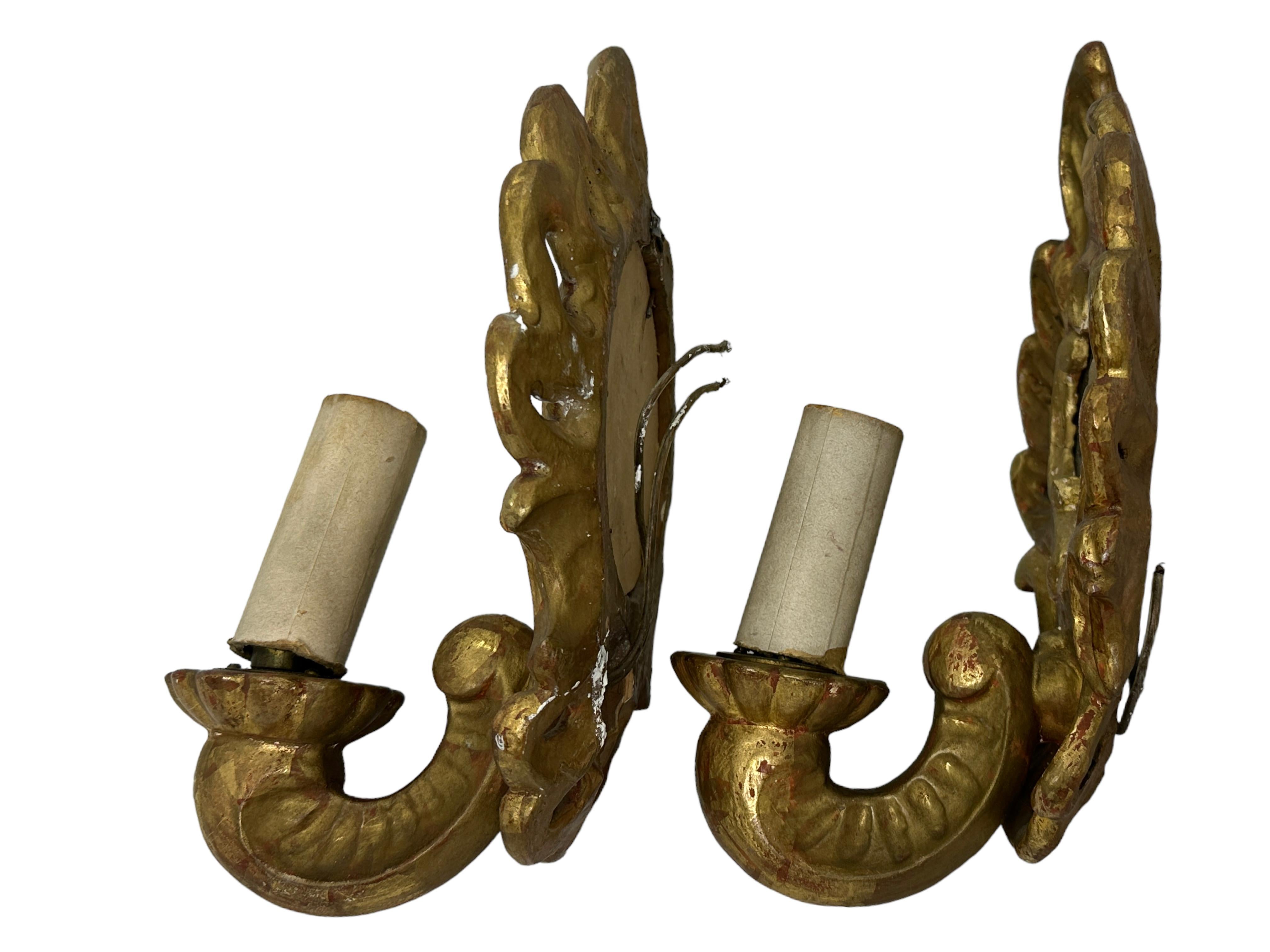 Italian Pair of Gilt Wood Mirror Sconces Tole Toleware, Italy, 1920s For Sale