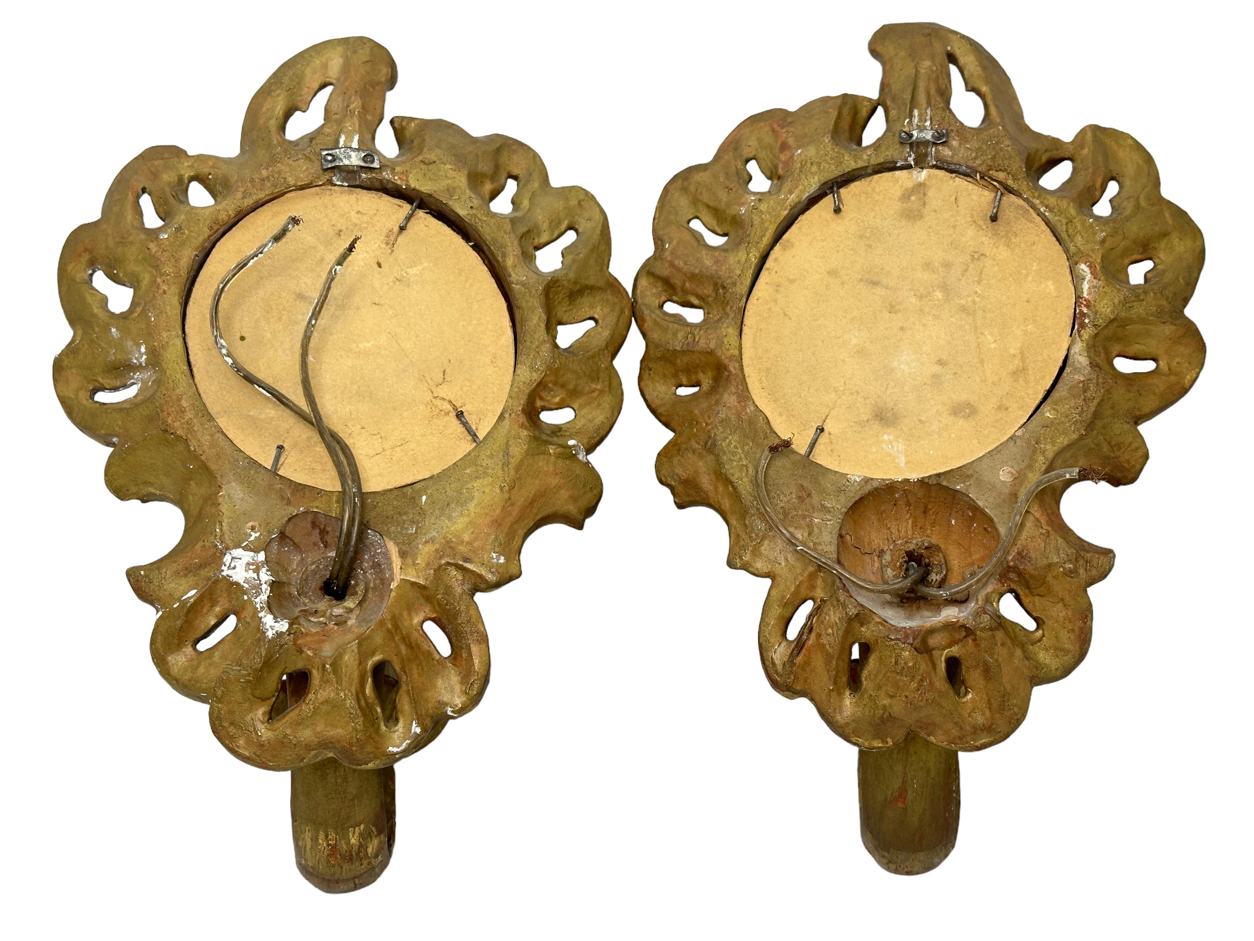 Pair of Gilt Wood Mirror Sconces Tole Toleware, Italy, 1920s In Good Condition For Sale In Nuernberg, DE