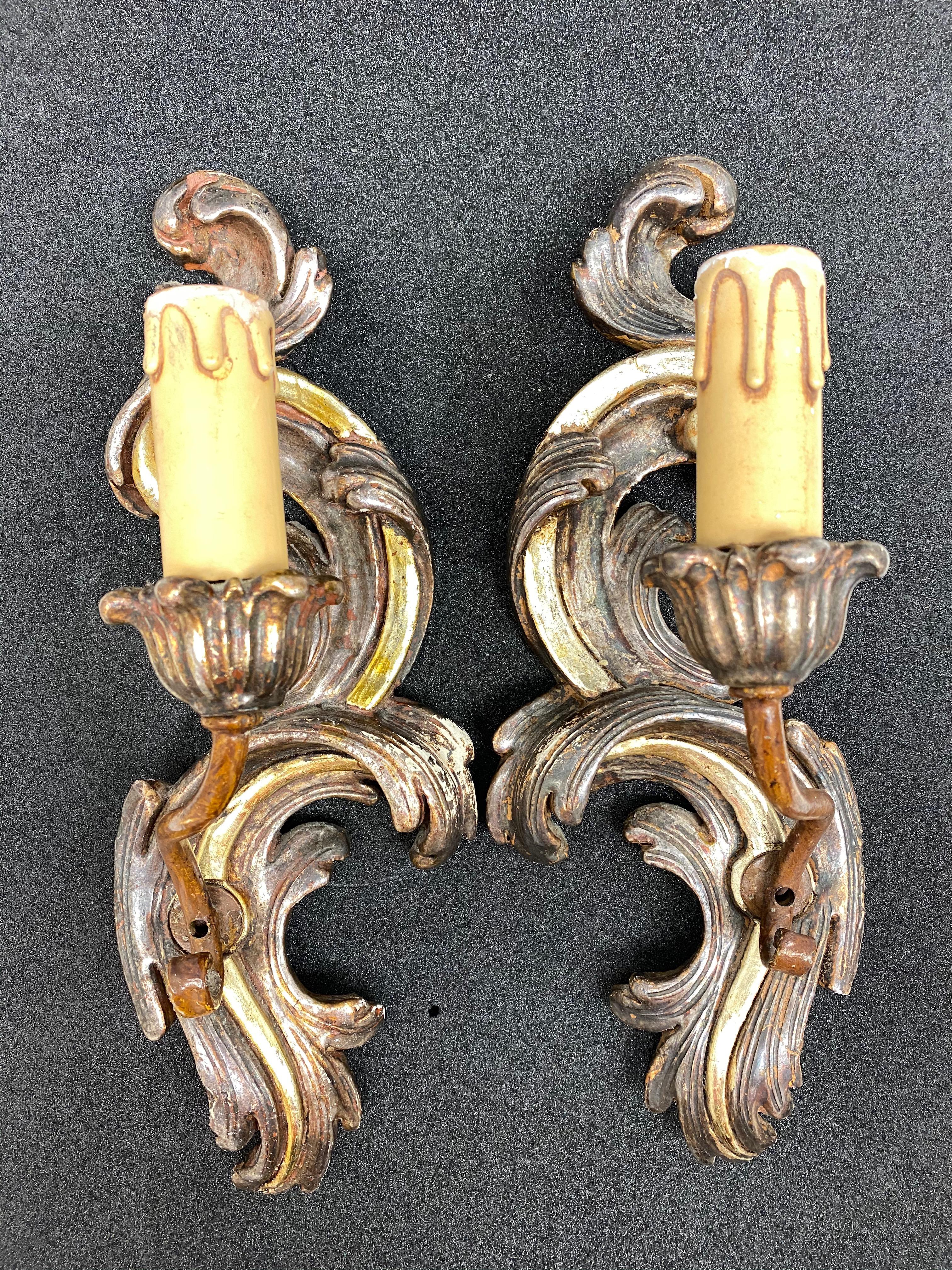 Pair of Giltwood Tole Style Sconces, Italy, 1960s For Sale 1