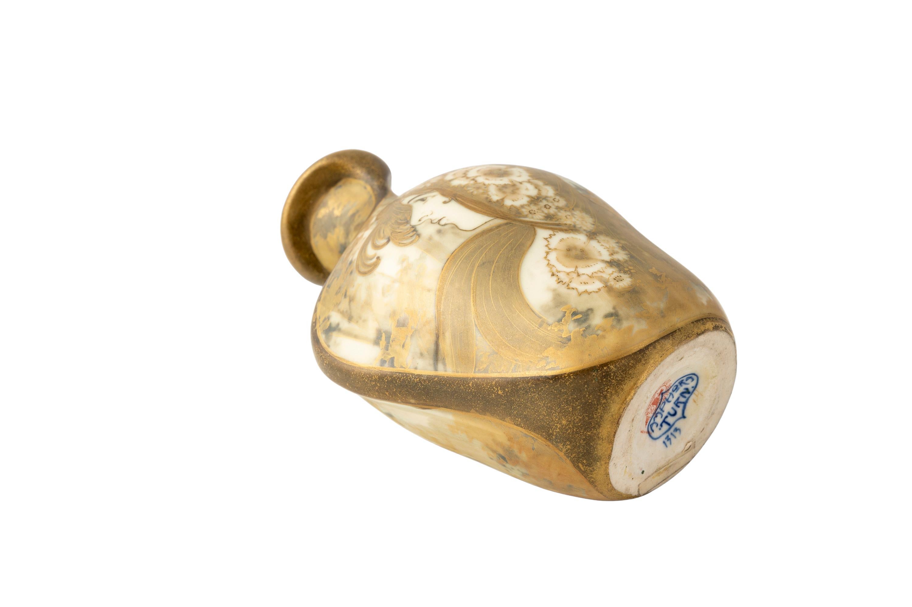 Coppia di vasi dorati e dipinti a mano di Nikolaus Kannhäuser Amphora 1898 ca. in vendita 4