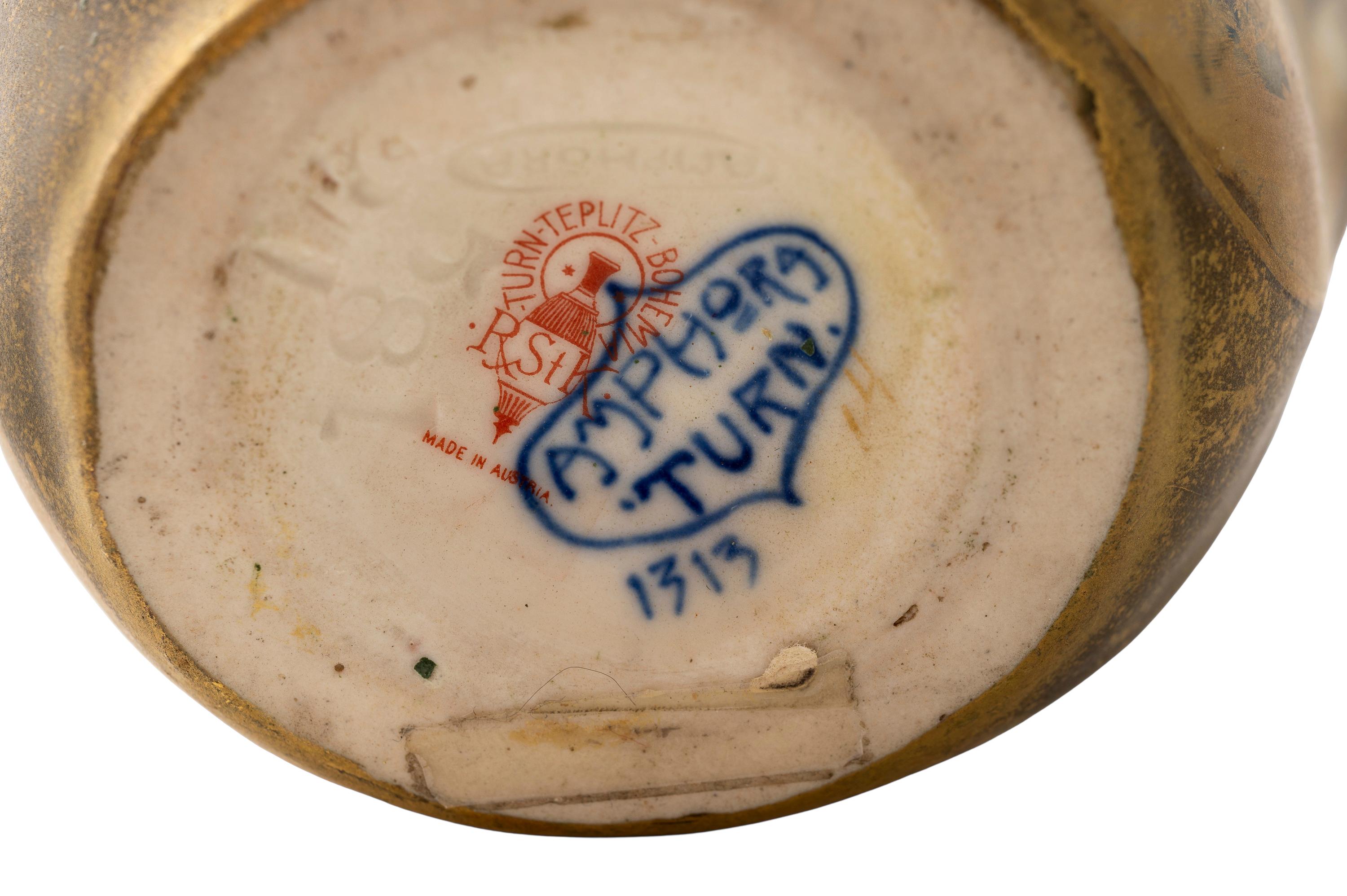 Coppia di vasi dorati e dipinti a mano di Nikolaus Kannhäuser Amphora 1898 ca. in vendita 5