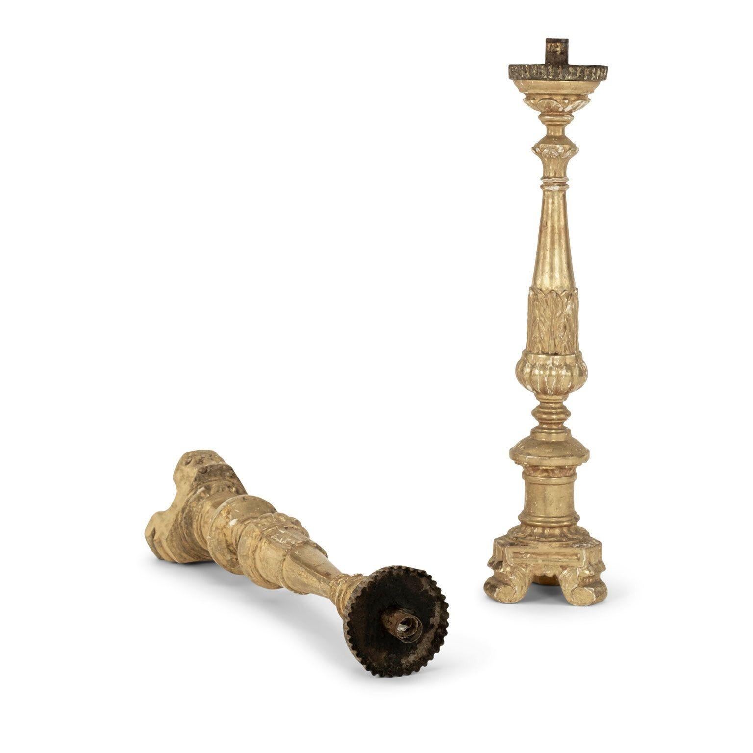 Paar Altarstöcke aus Giltwood (Vergoldetes Holz) im Angebot