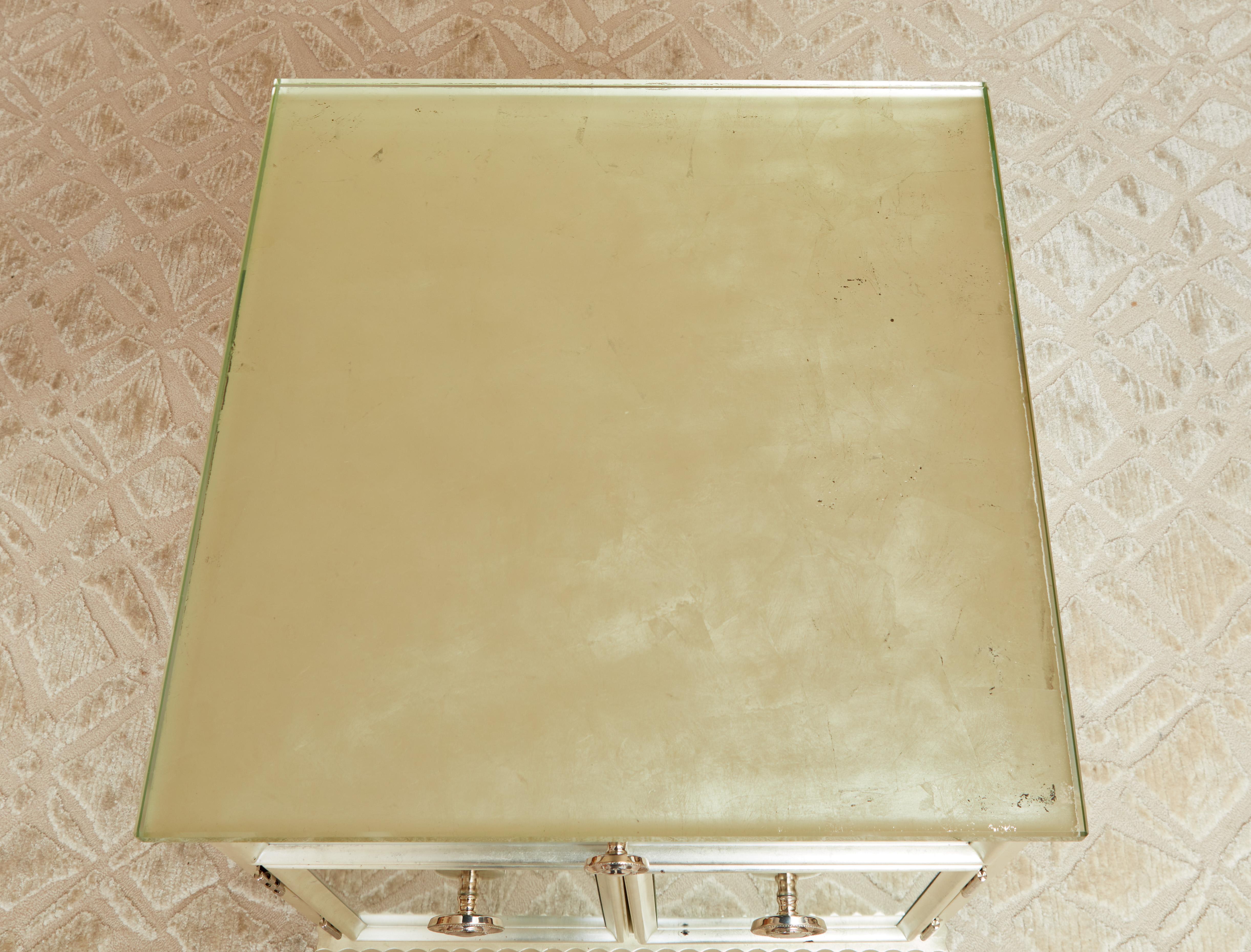 Pair of Giltwood and Mirrored Night Stands For Sale 2