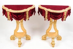 Ein Paar Konsolen aus Gildenholz und rotem Samt im Stil von Napoleon III.