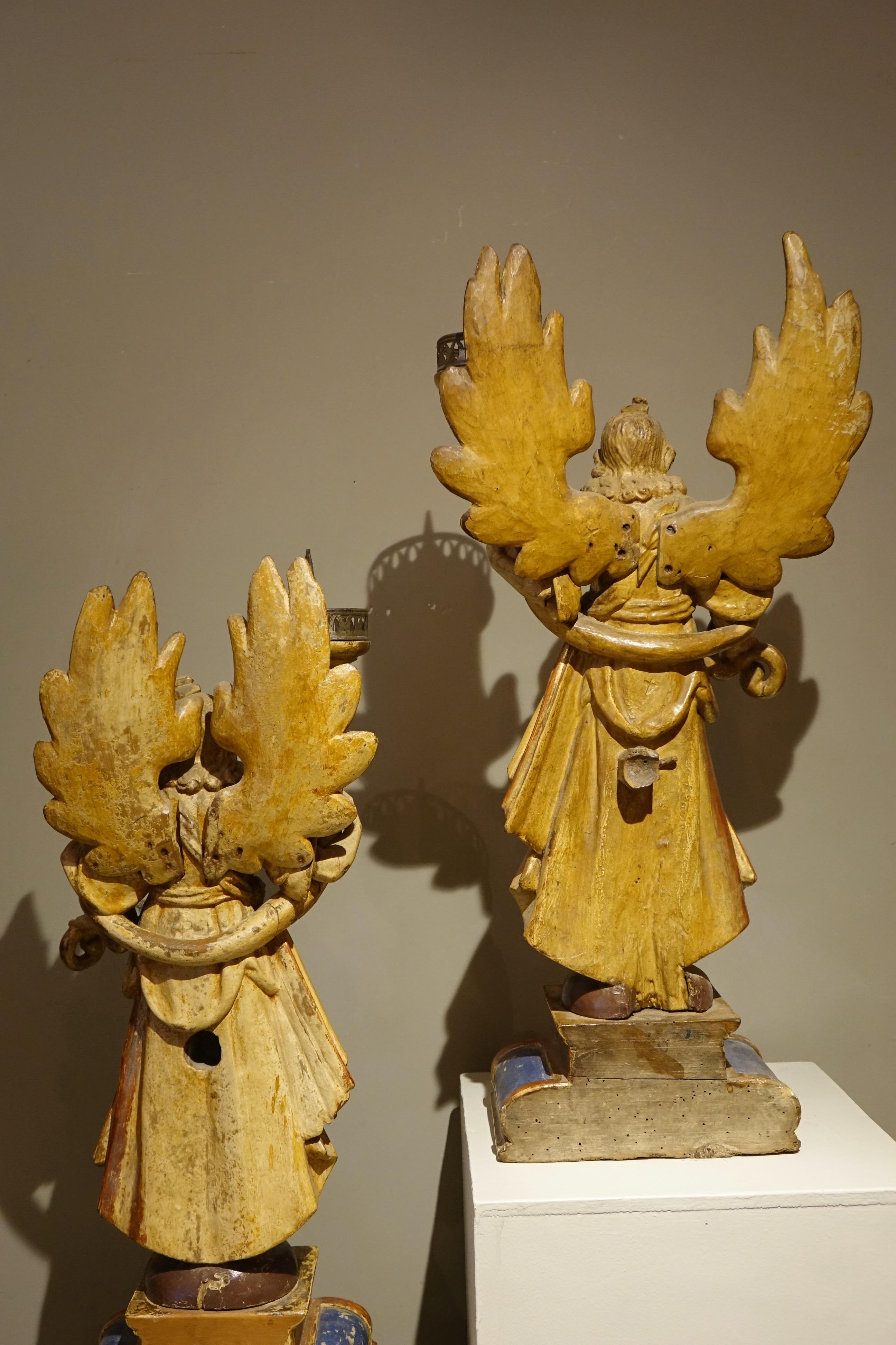 17th Century Pair of Giltwood Angels  Provence or Italy, 17th c. For Sale