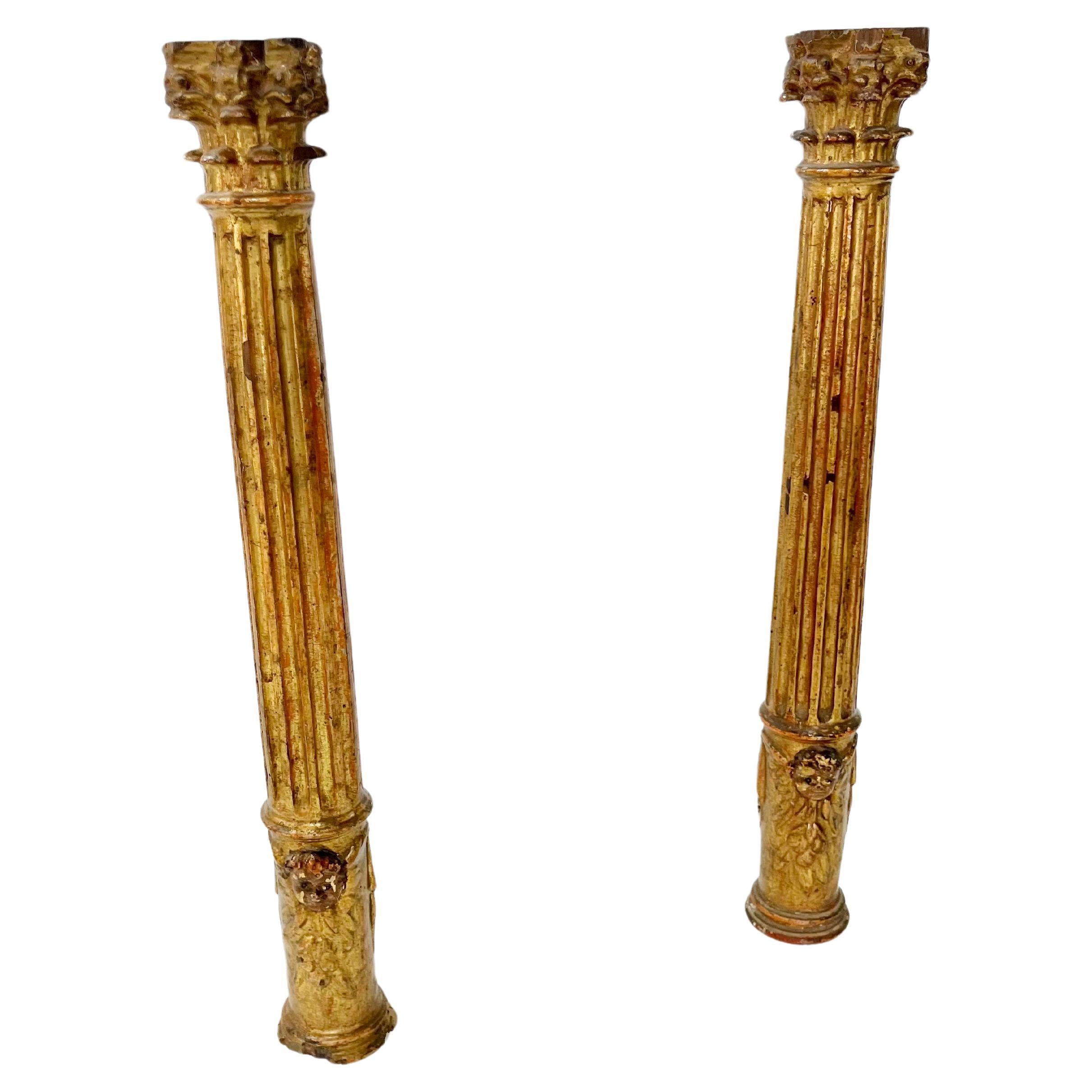 italien Paire de colonnes corinthiennes architecturales en bois doré de style Grand Tour  en vente