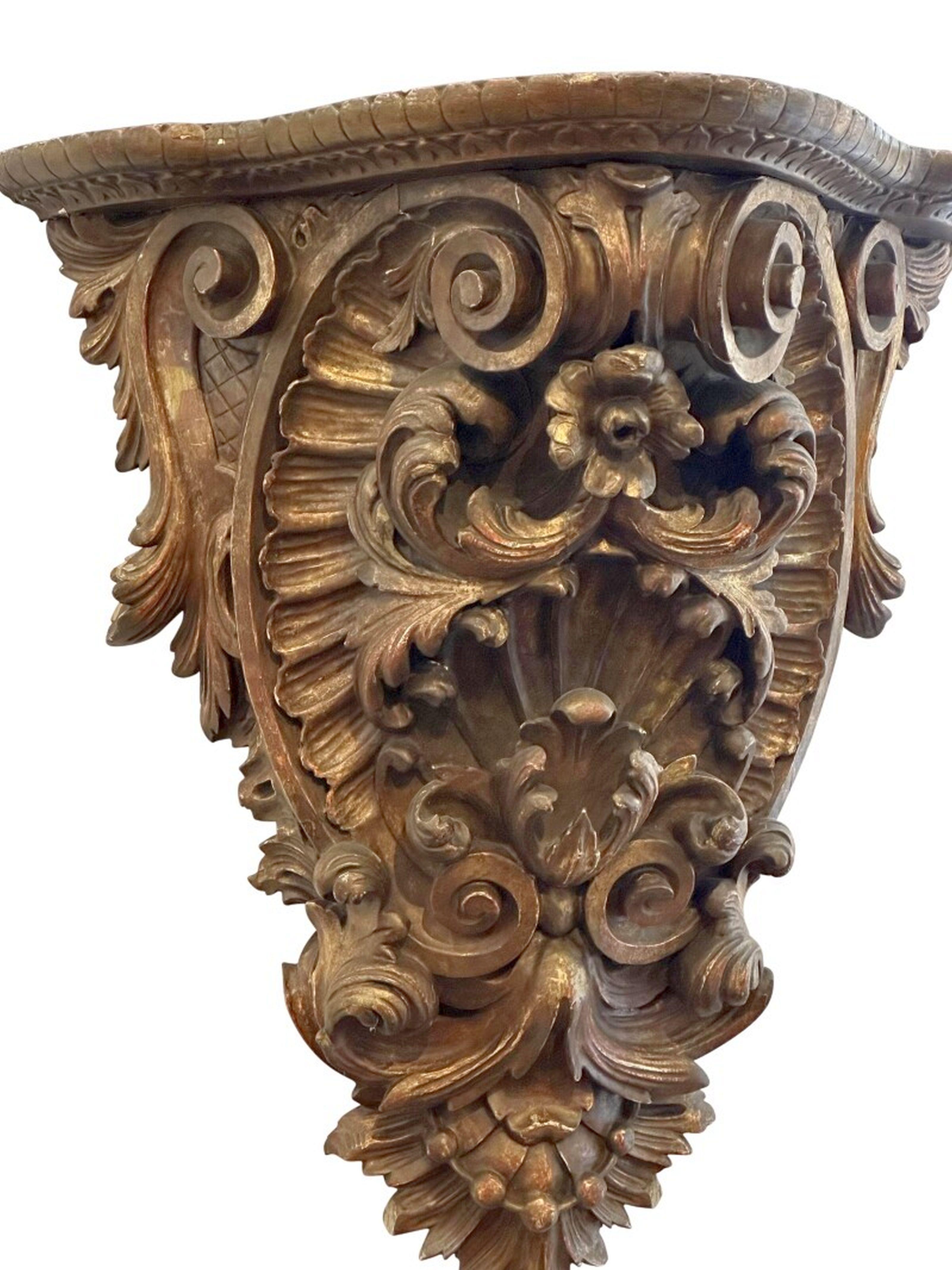 XIXe siècle Paire de consoles en bois doré, supports muraux en vente