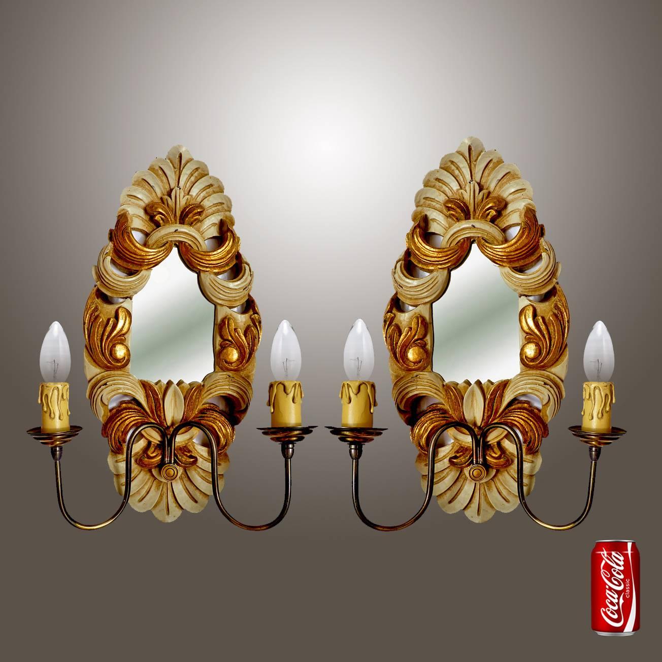 Pair of Giltwood French Double Light Mirrored Back Wall Sconces or Girandoles In Good Condition In Coimbra, PT