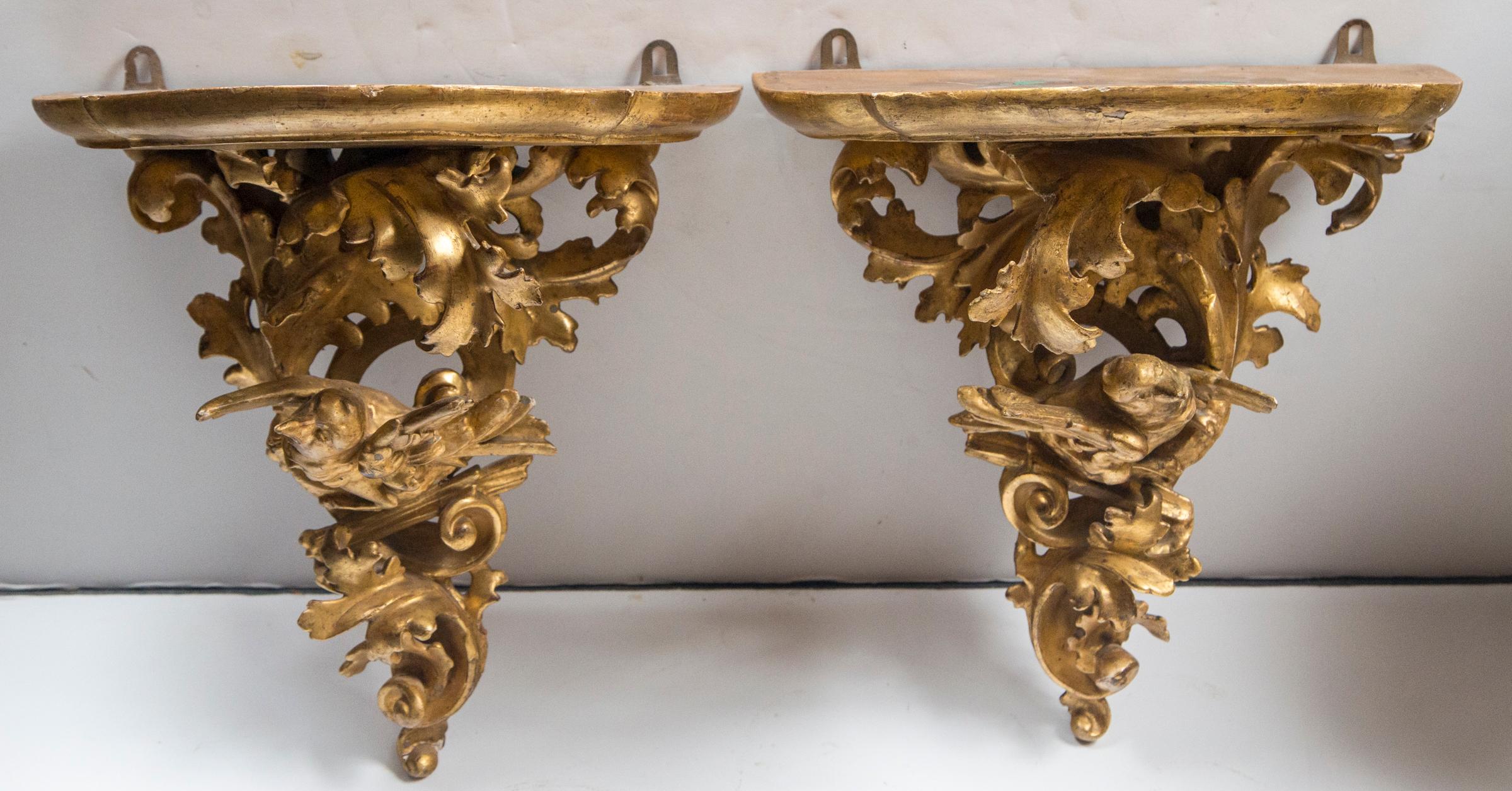 Pair of Giltwood Italian Brackets In Good Condition For Sale In Woodbury, CT