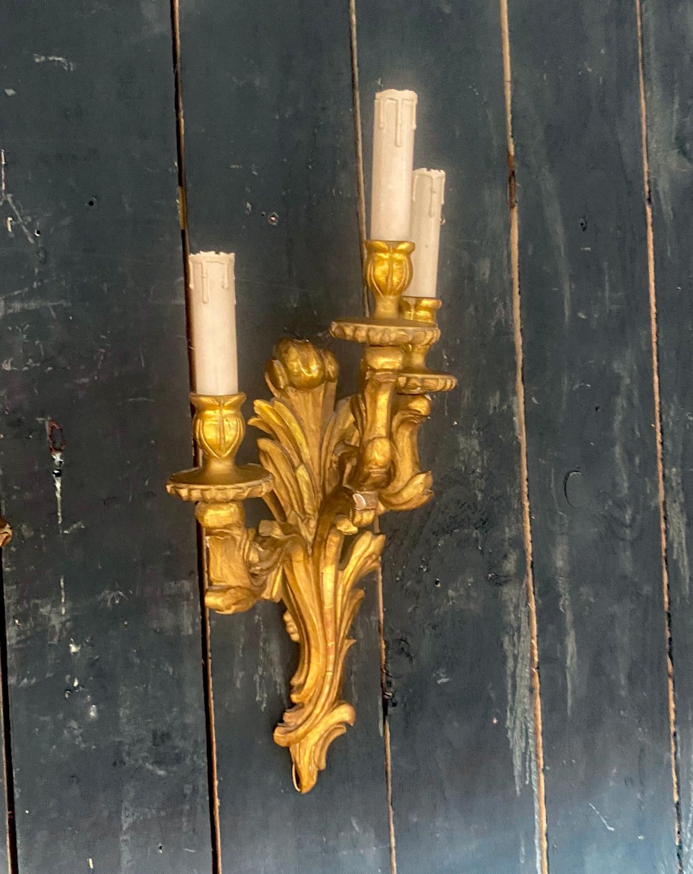 Mid-20th Century Pair of  Giltwood Sconces circa 1950 For Sale