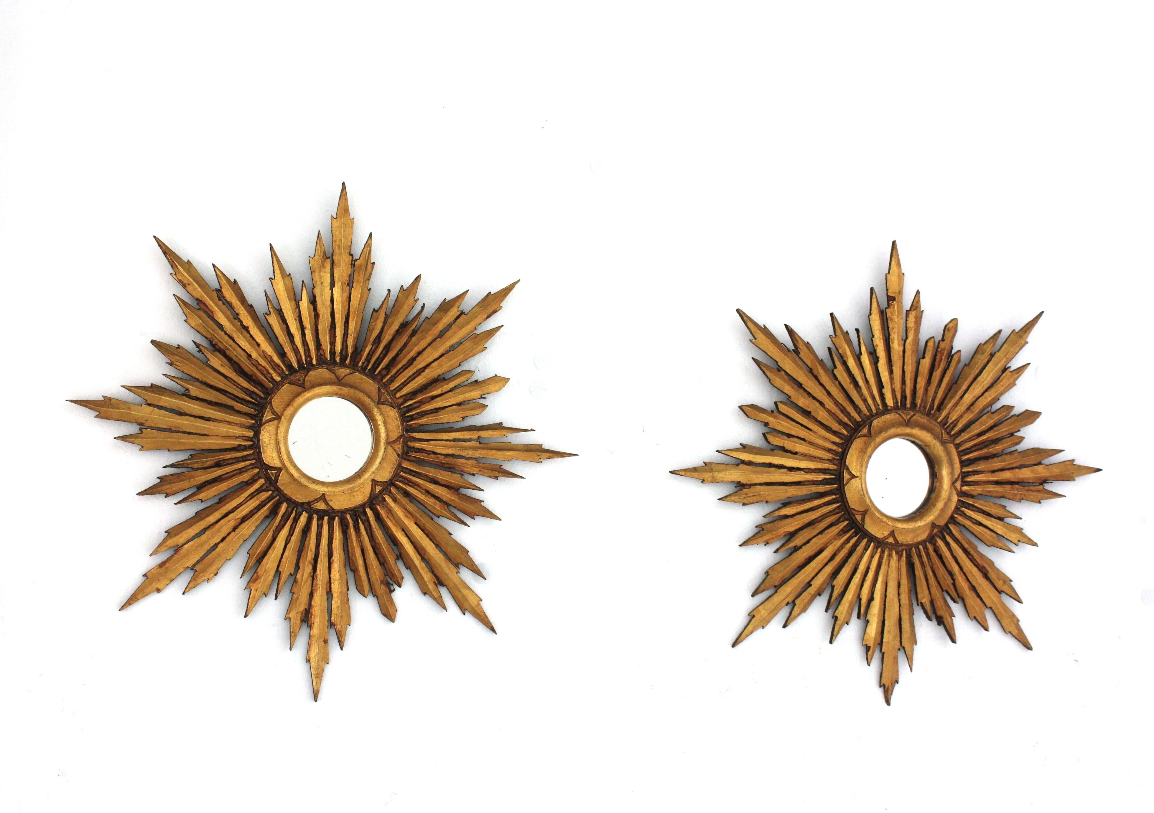 Baroque Paire de miroirs étoilés Sunburst en bois doré, petite taille, baroque espagnol en vente