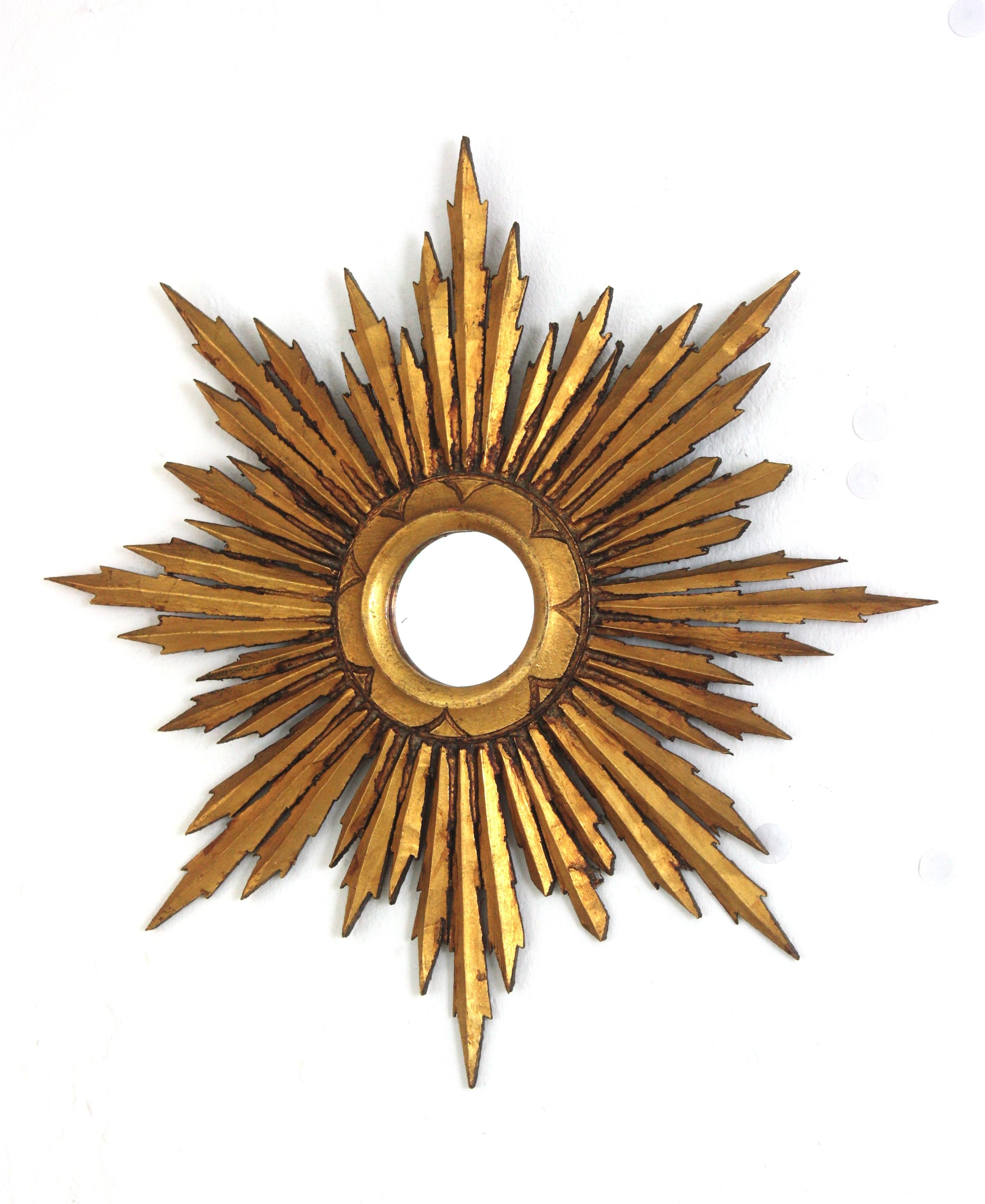Miroir Paire de miroirs étoilés Sunburst en bois doré, petite taille, baroque espagnol en vente