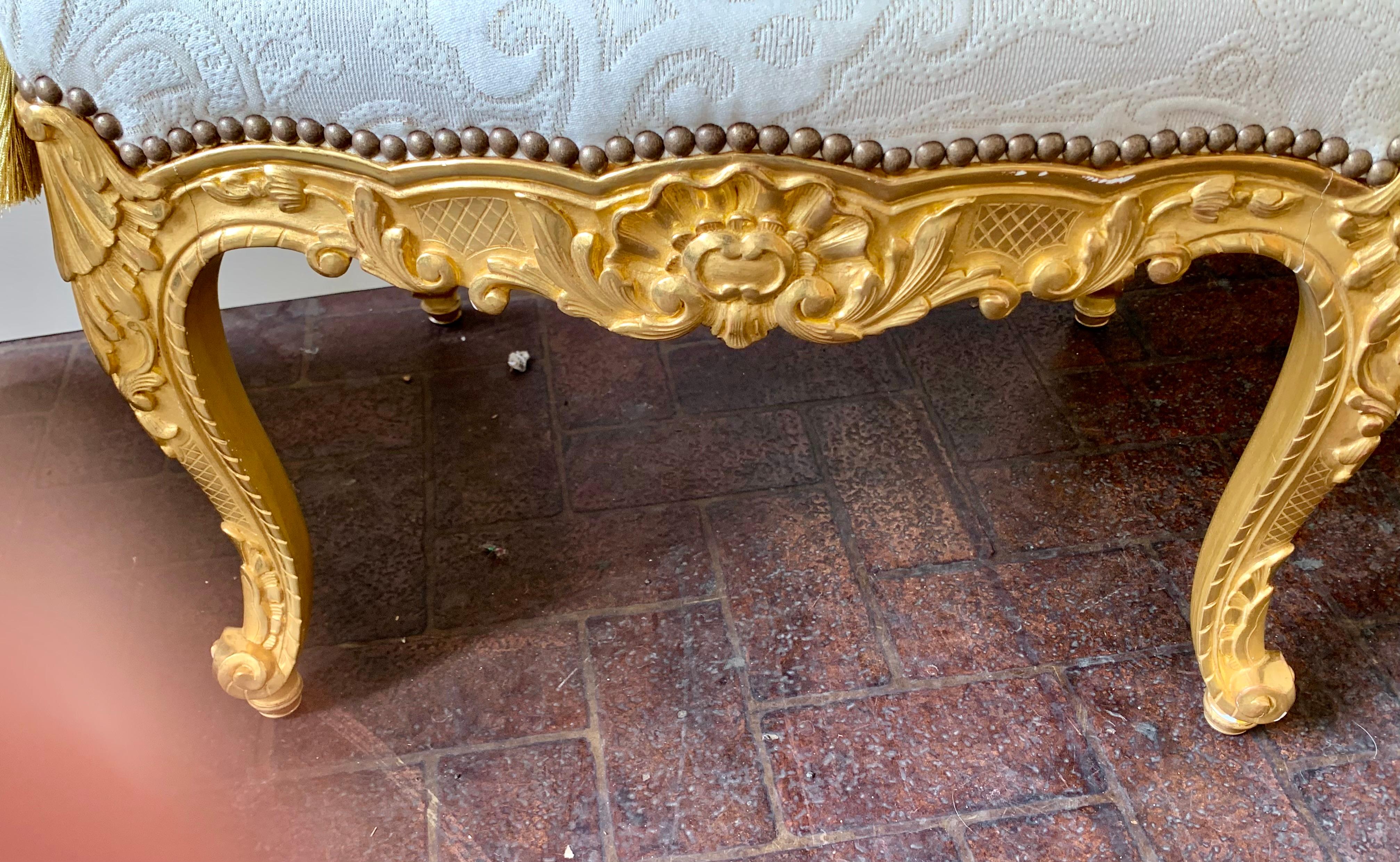 Paire de tabourets en bois doré Bon état - En vente à Los Angeles, CA