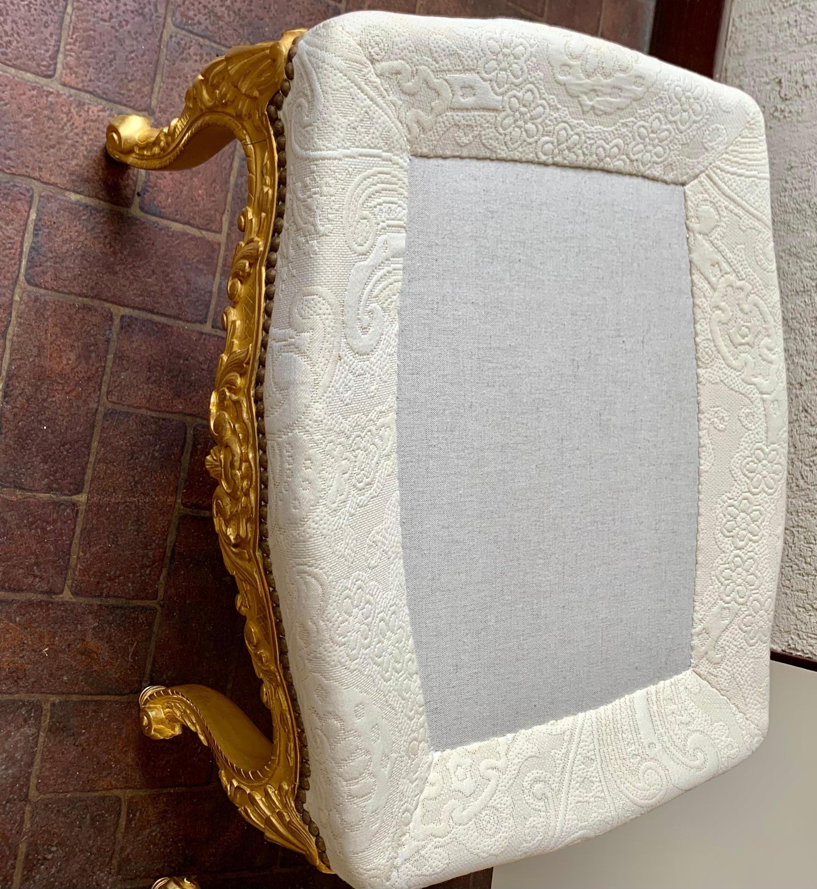 Tissu Paire de tabourets en bois doré en vente
