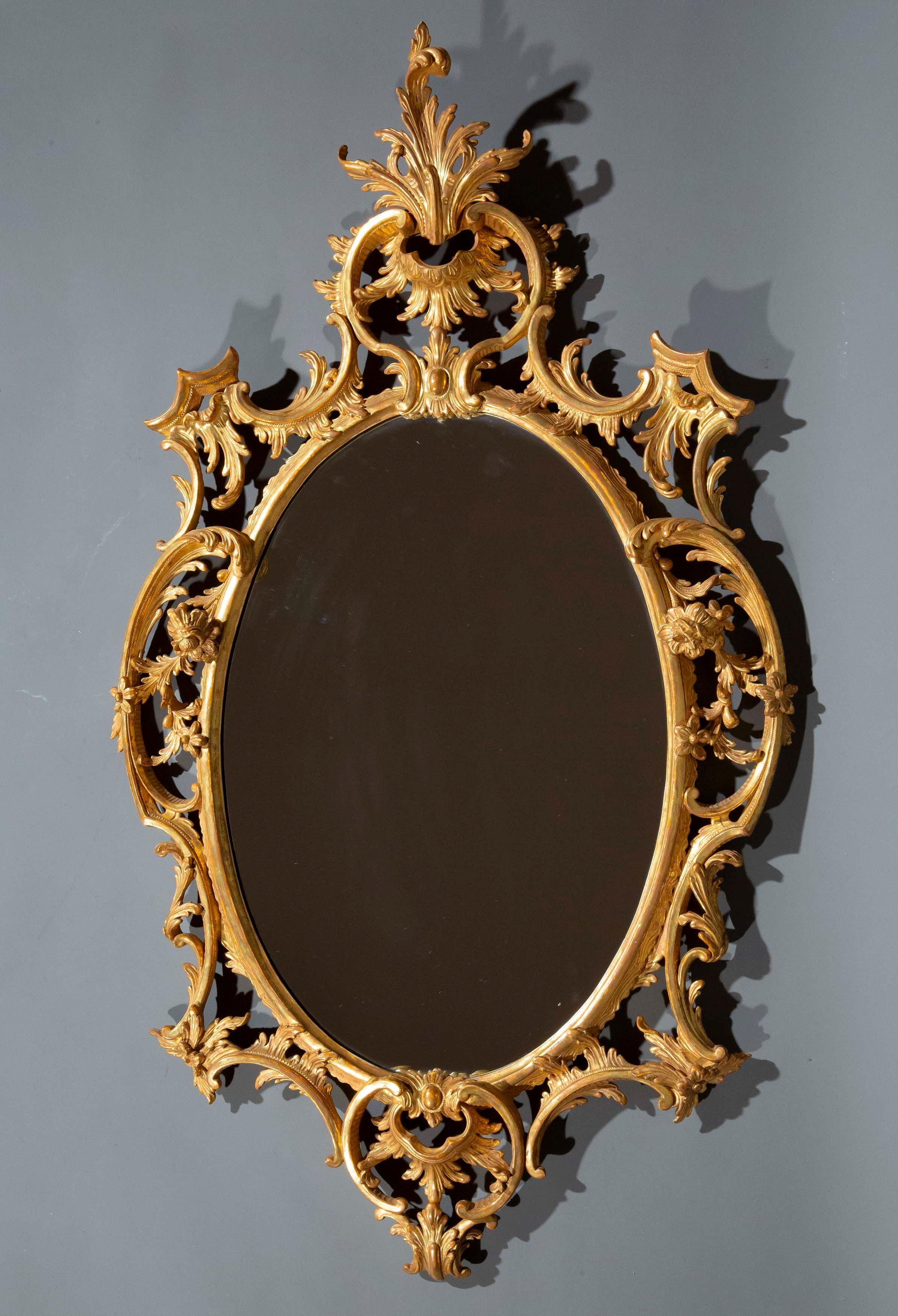 Coppia di specchi da parete in legno dorato In condizioni buone in vendita a Richmond, London
