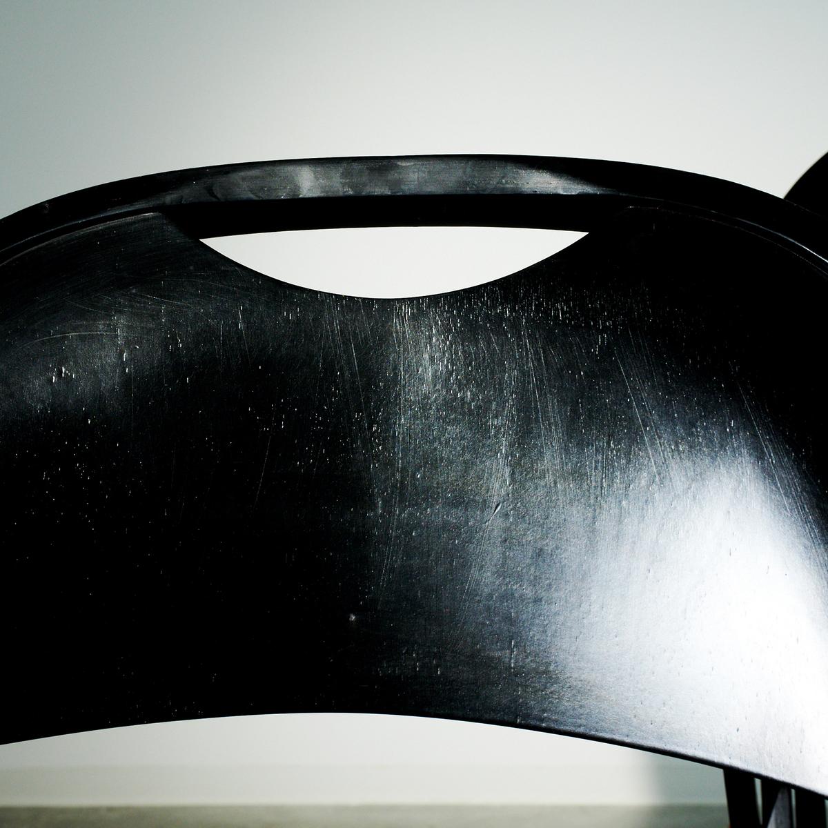 20ième siècle Paire de fauteuils Ginevra en bois teinté par Achille Castiglioni en vente