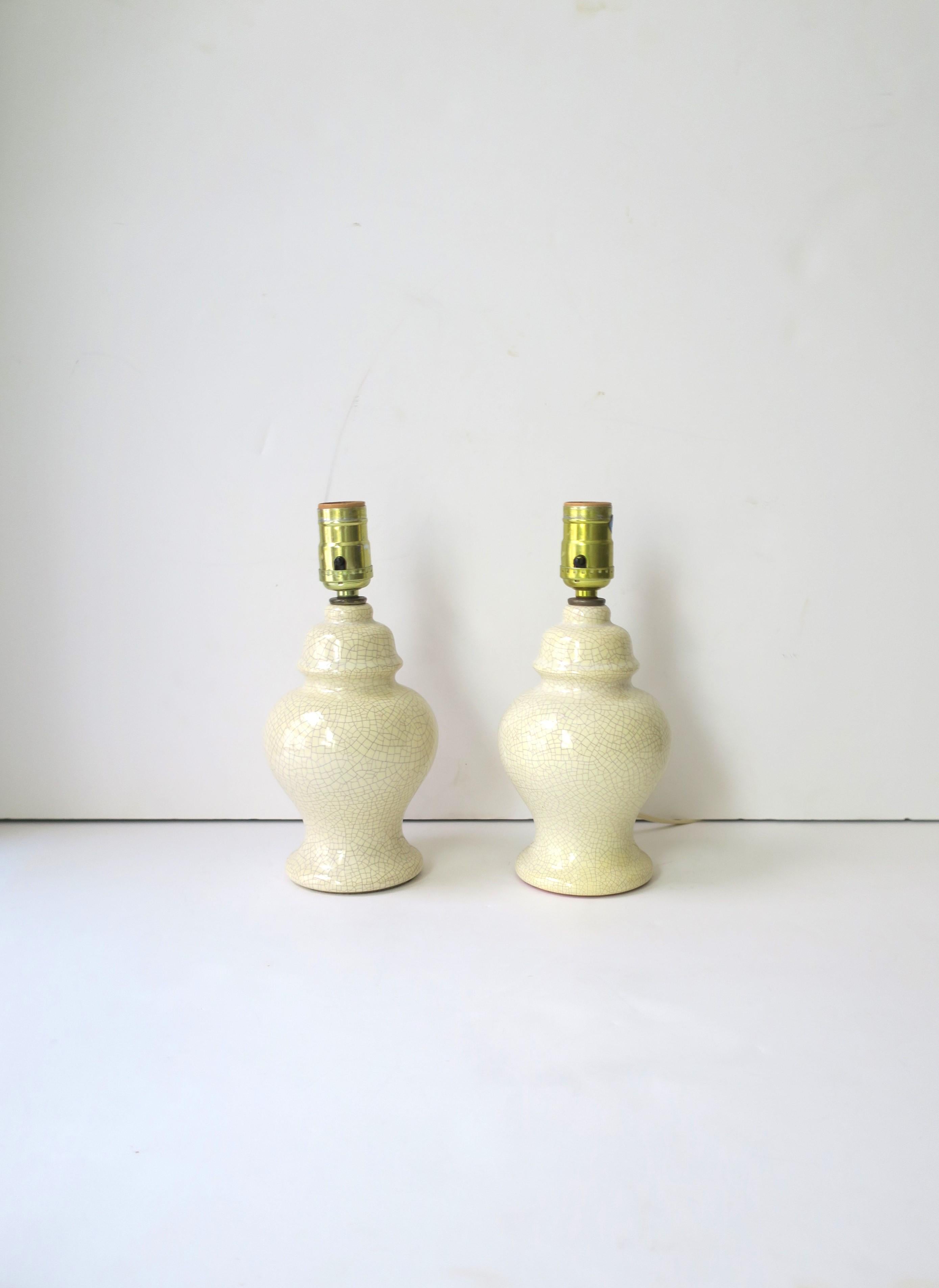 Pair of Ginger Jar Table Lamps, Small In Good Condition In New York, NY