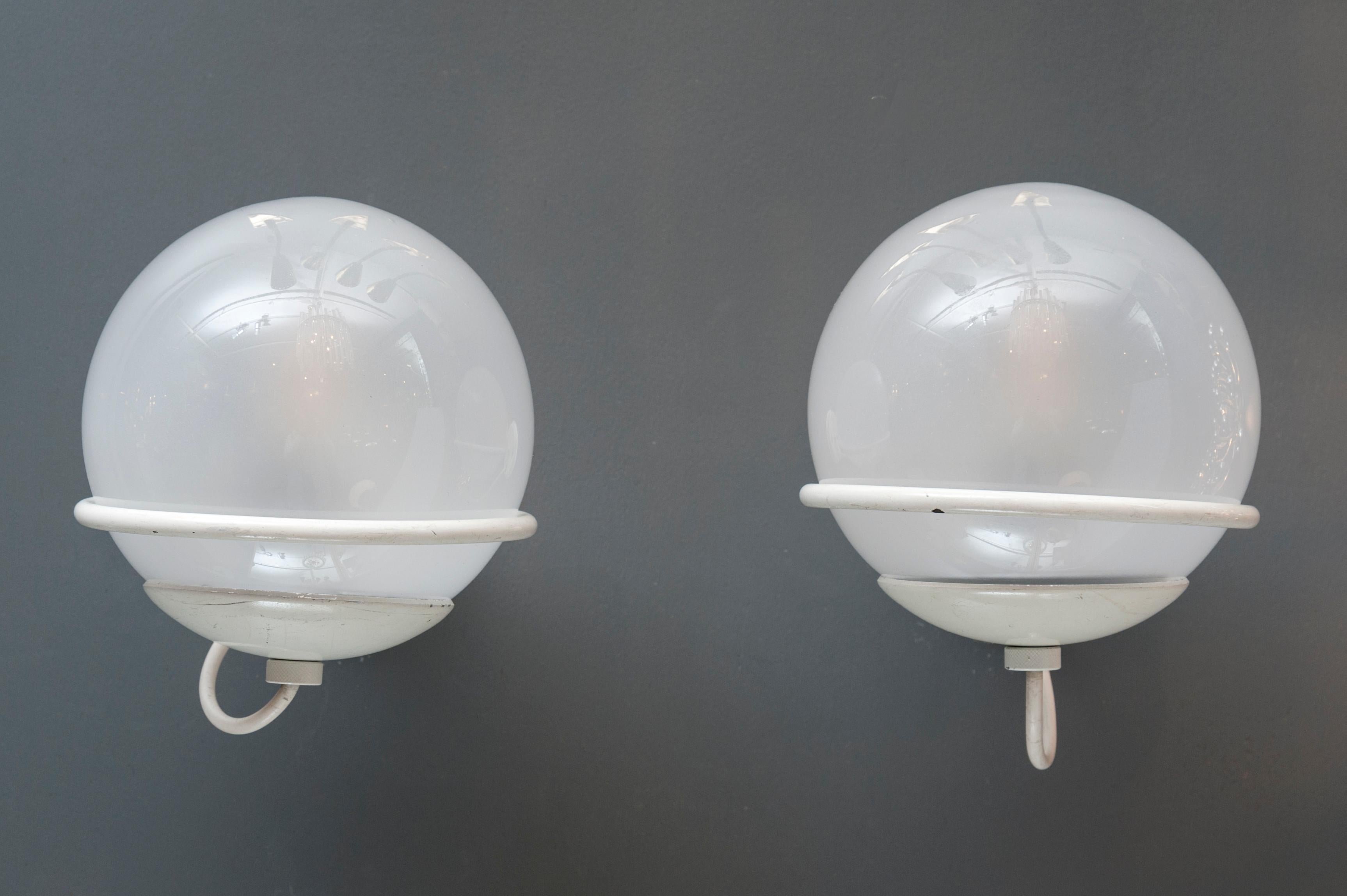 Mid-Century Modern Pair of Gino Sarfatti 371/1 Wall Sconces in Metal and Glass for Arteluce