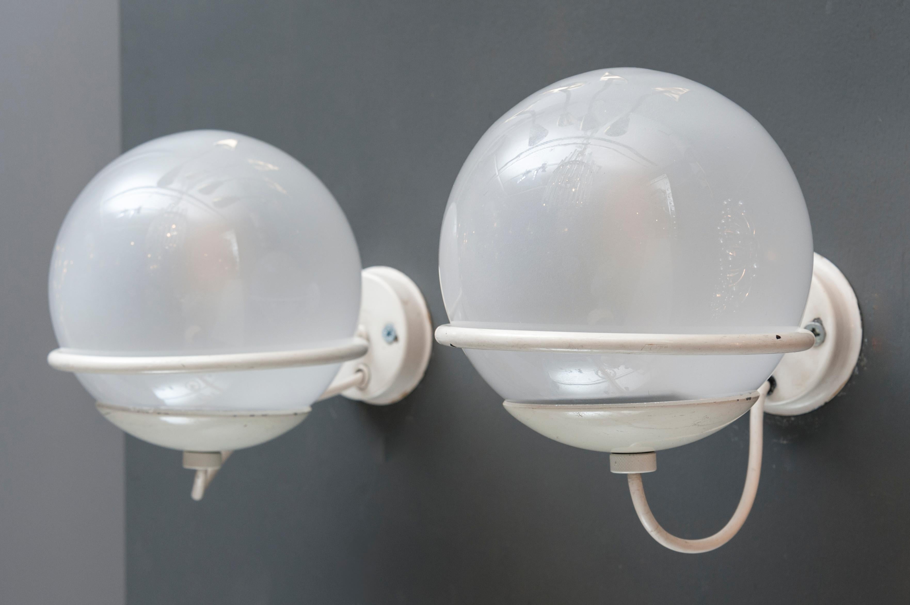 Pair of Gino Sarfatti 371/1 Wall Sconces in Metal and Glass for Arteluce In Good Condition In Saint-Ouen, IDF