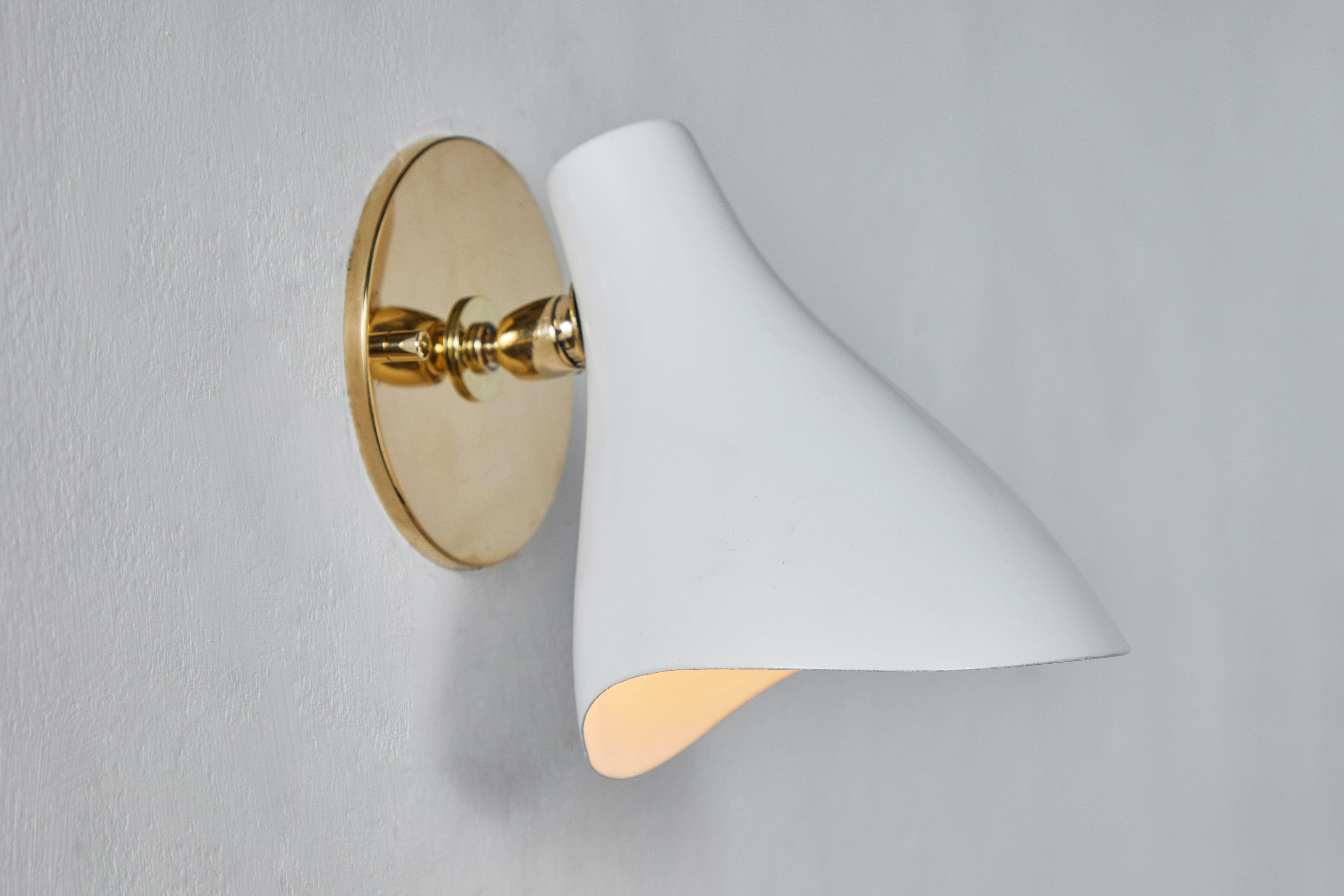 Pair of Gino Sarfatti Model #10 Sconces for Arteluce In Good Condition For Sale In Glendale, CA
