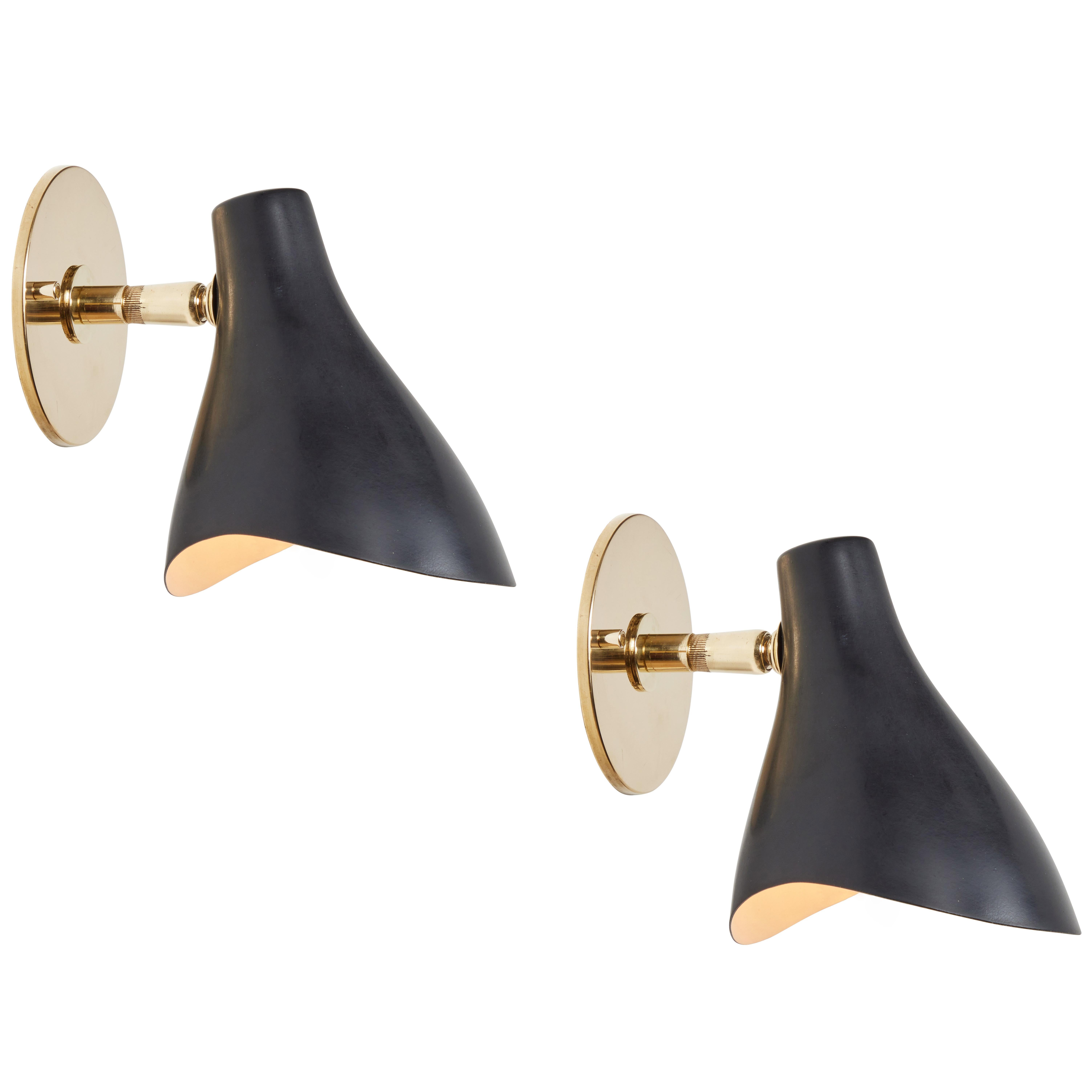 Pair of Gino Sarfatti Model #10 Sconces in Green for Arteluce In Good Condition For Sale In Glendale, CA