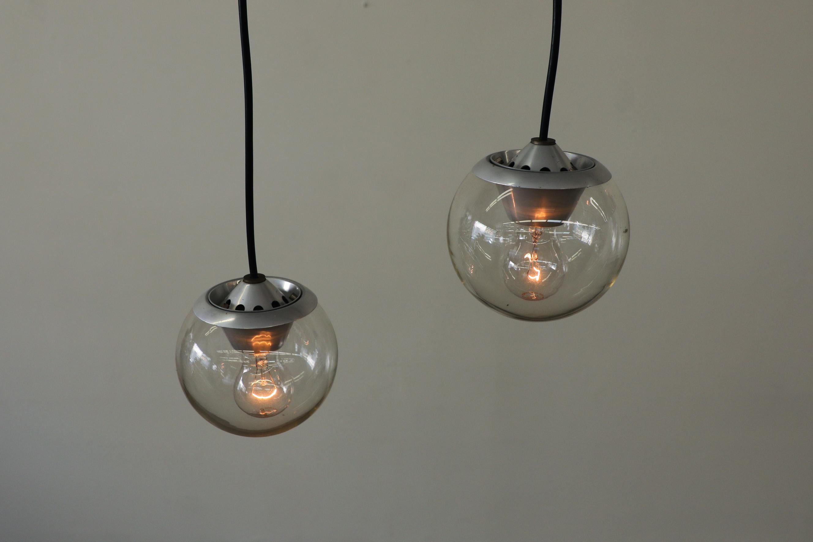 Coppia di lampade a sospensione in vetro Gino Sarfatti modello 2095/1 di Arteluce, Italia, 1958 in vendita 1