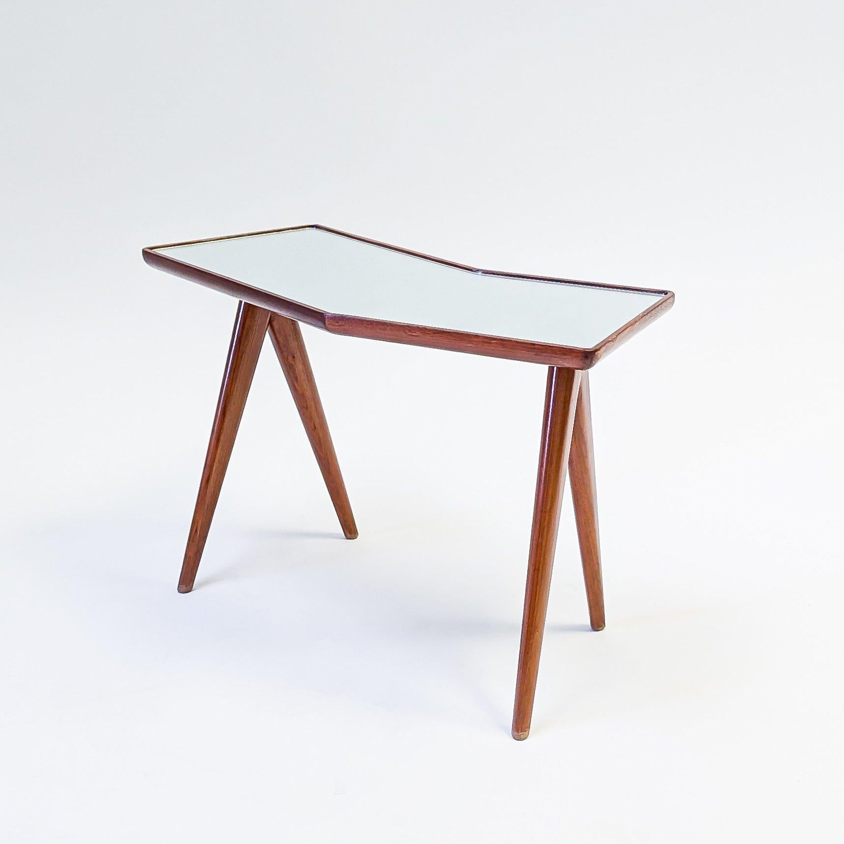 Pair of Gio Ponti and Pietro Chiesa Table C.1936 In Fair Condition For Sale In Montréal, QC