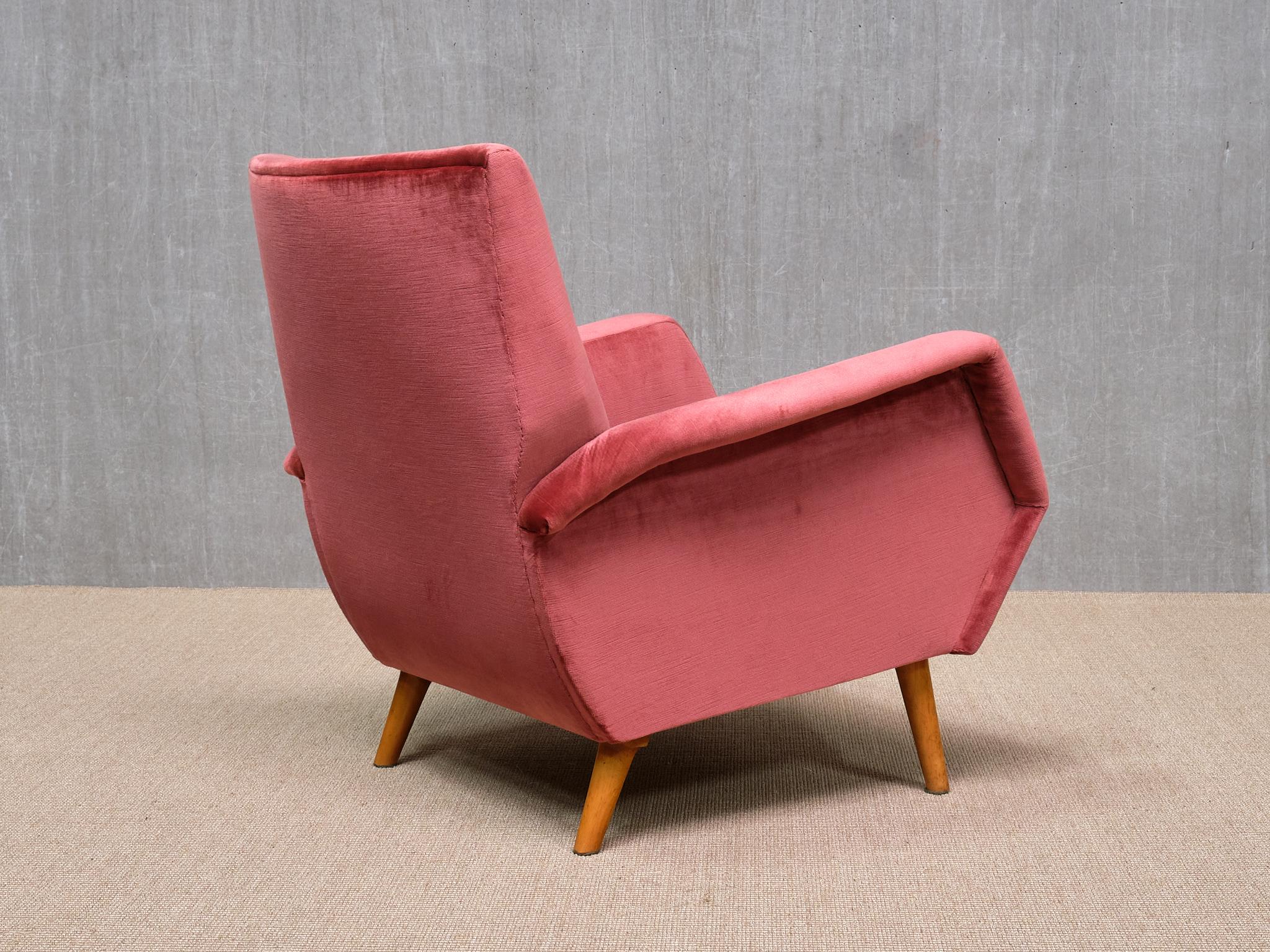 Pareja de sillones Gio Ponti de terciopelo rojo coral y haya, Asko, Finlandia, 1957 en venta 5