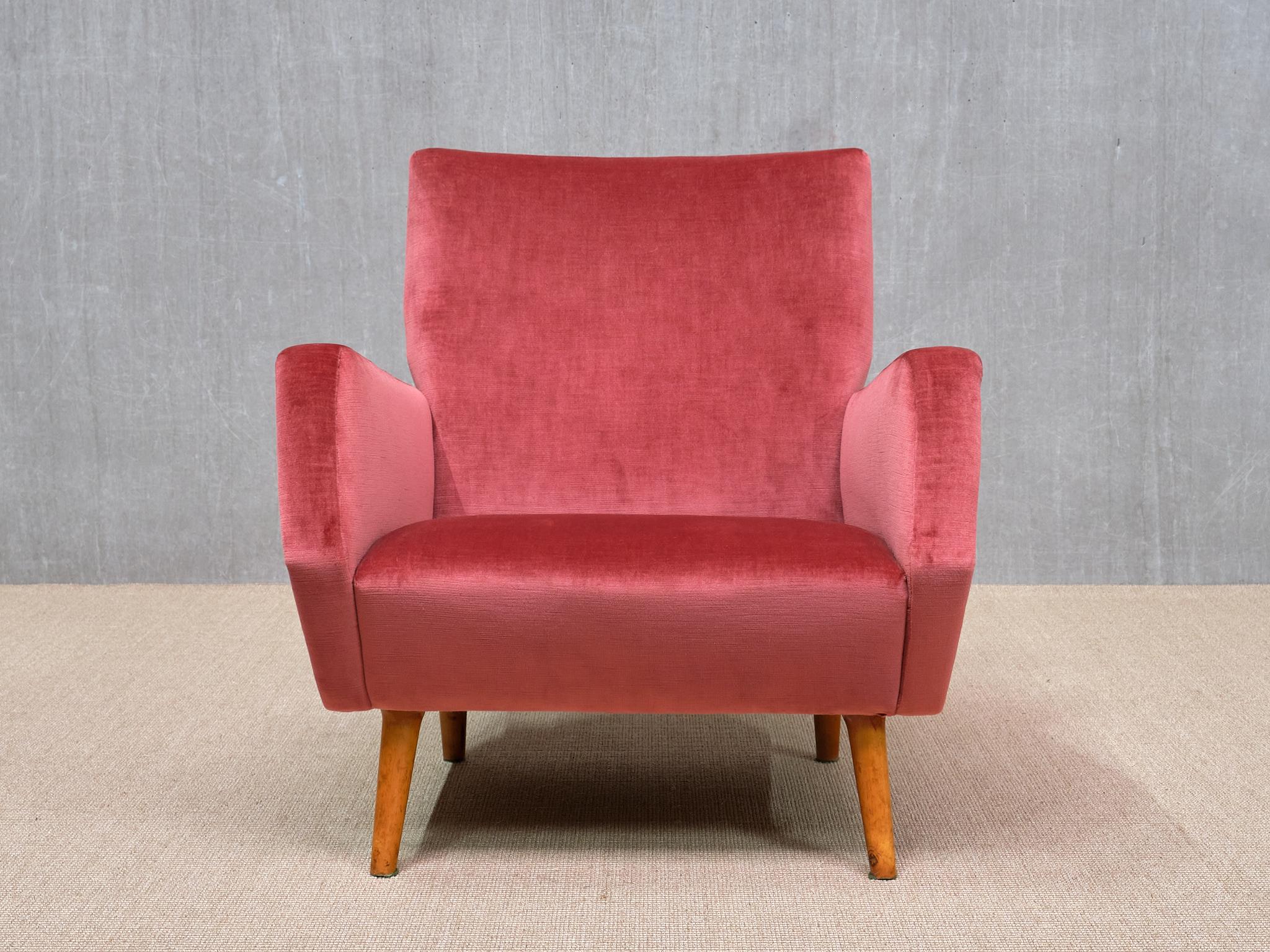 Pareja de sillones Gio Ponti de terciopelo rojo coral y haya, Asko, Finlandia, 1957 en Bueno estado para la venta en The Hague, NL