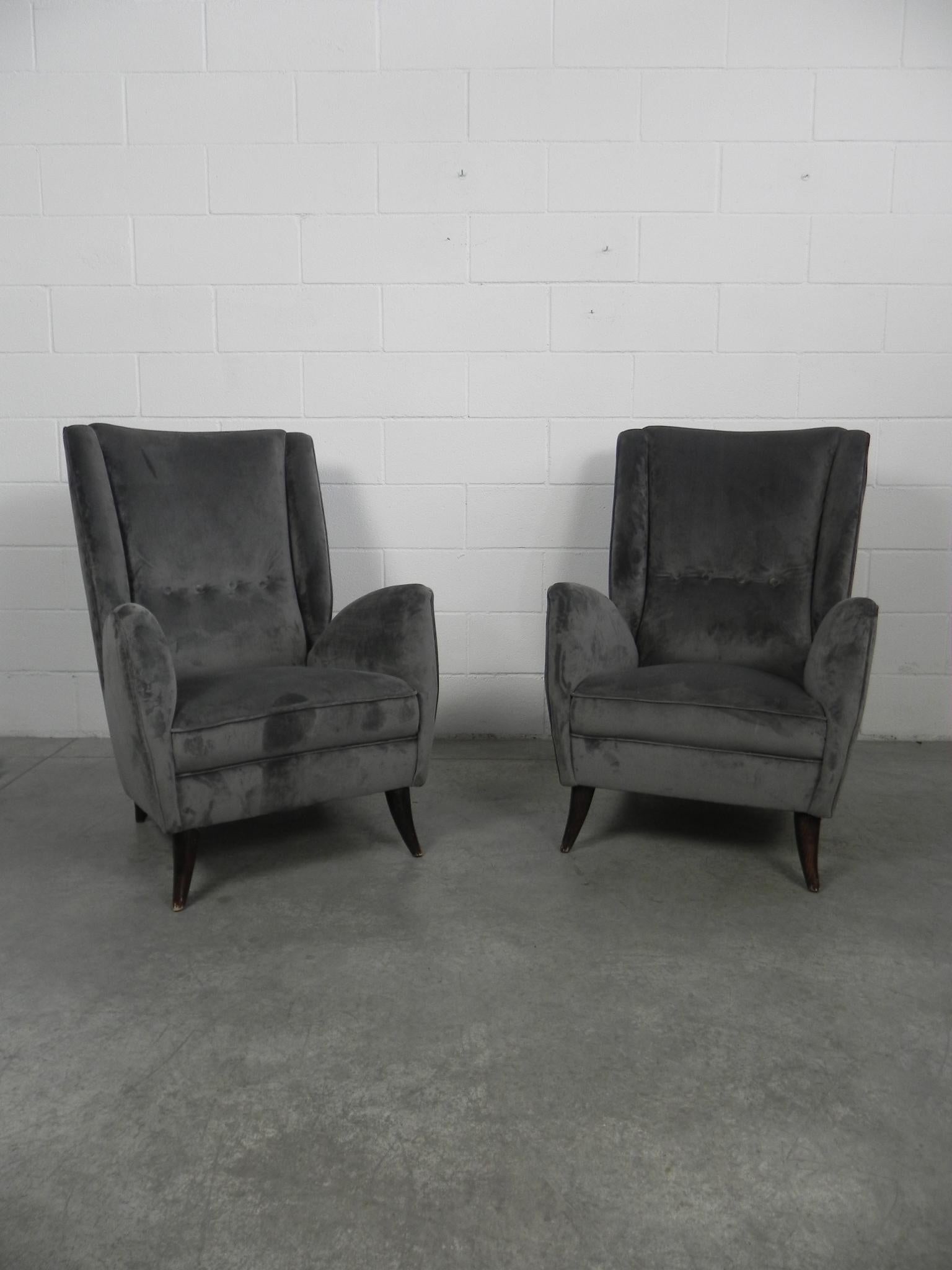 Pair of Gio Ponti armchairs velvet upholstery, I.S.A. Bergamo manufacturer, Italy, 1950s.