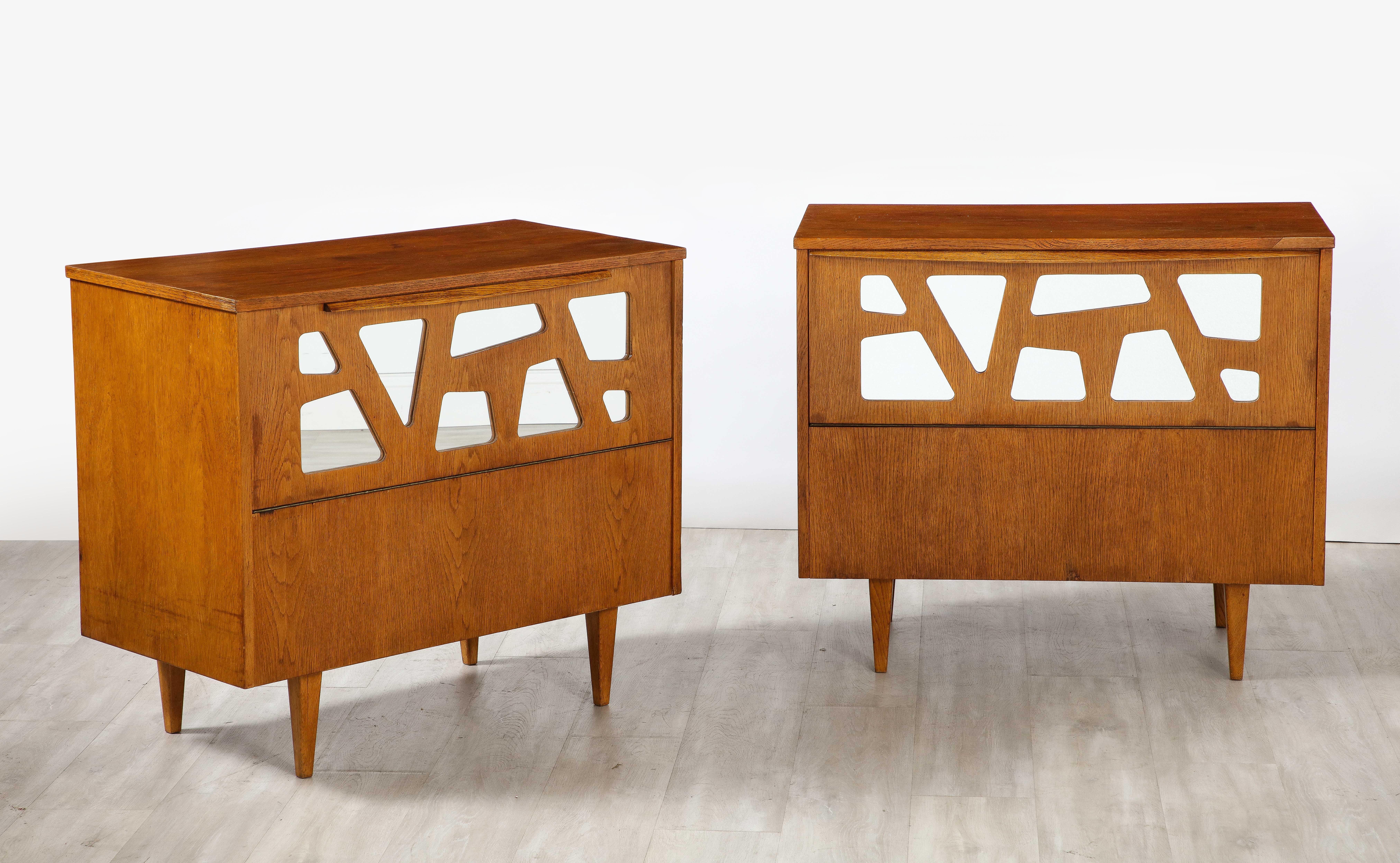 Pair of Gio Ponti Attributed Pair of Oak Cabinets, Italy, circa 1950 9