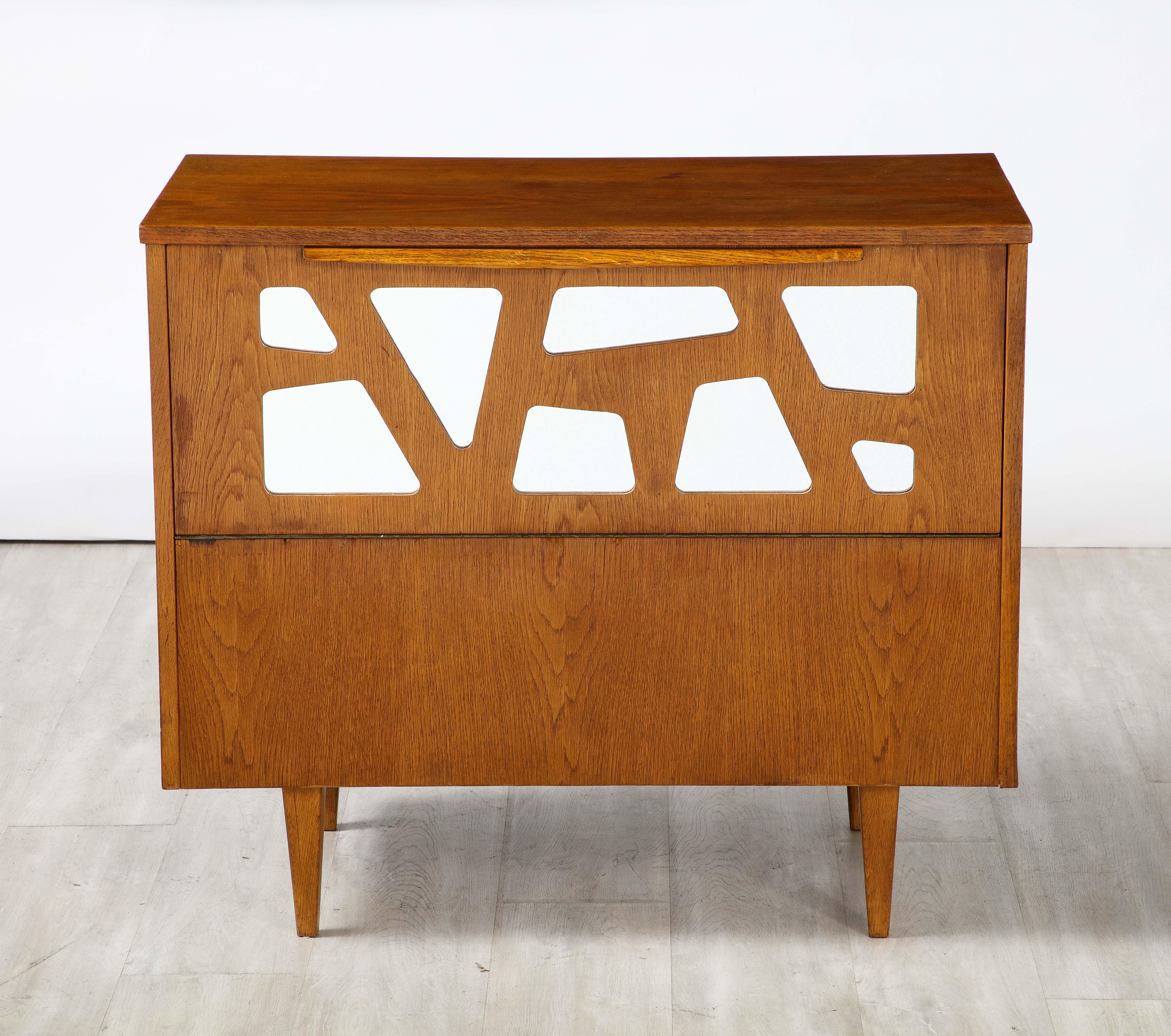Pair of Gio Ponti Attributed Pair of Oak Cabinets, Italy, circa 1950 11