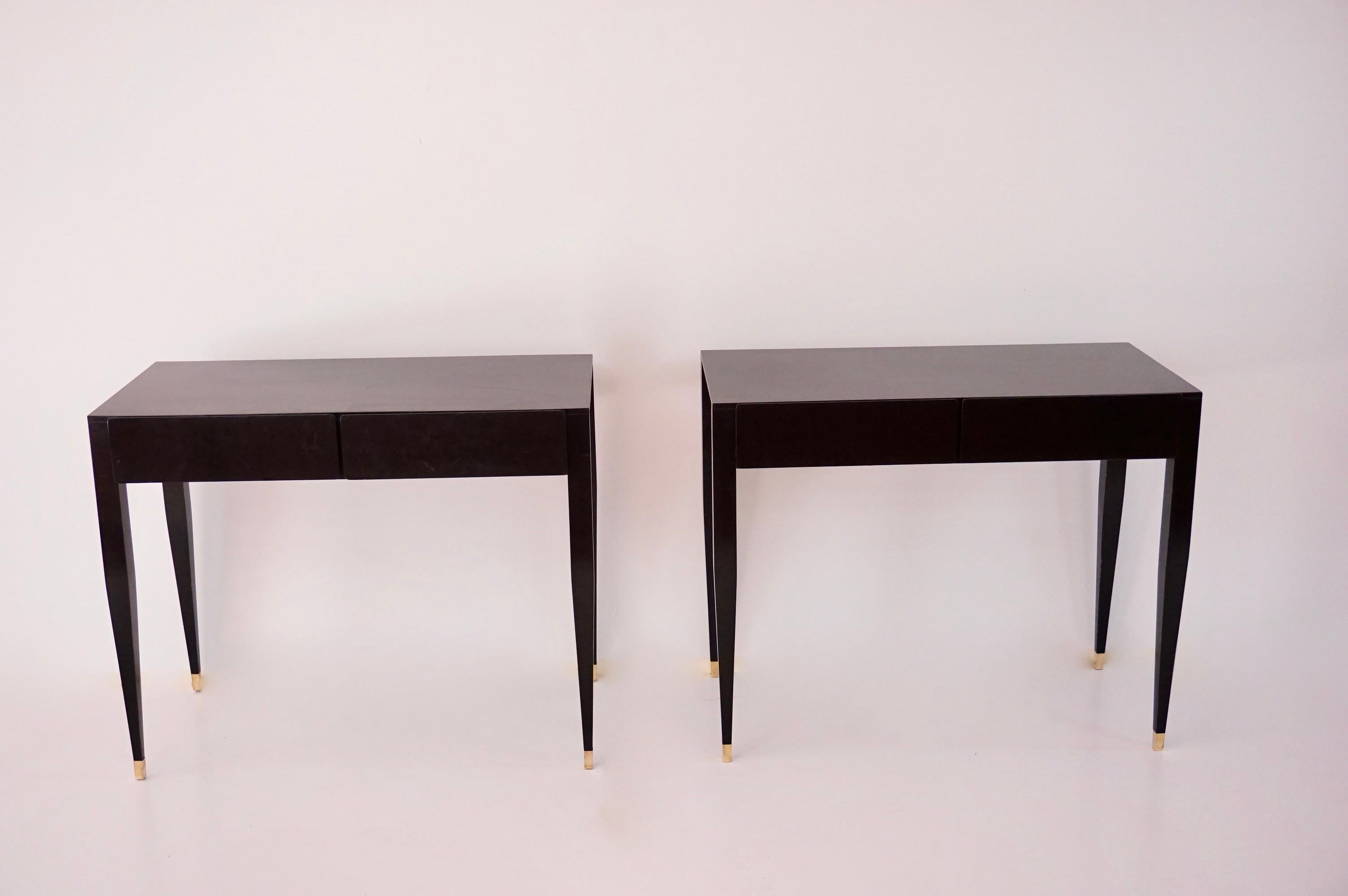 Paar schwarz lackierte Konsolen-Schminktische von Gio Ponti aus dem Hotel Royal, 1955 (Moderne der Mitte des Jahrhunderts) im Angebot