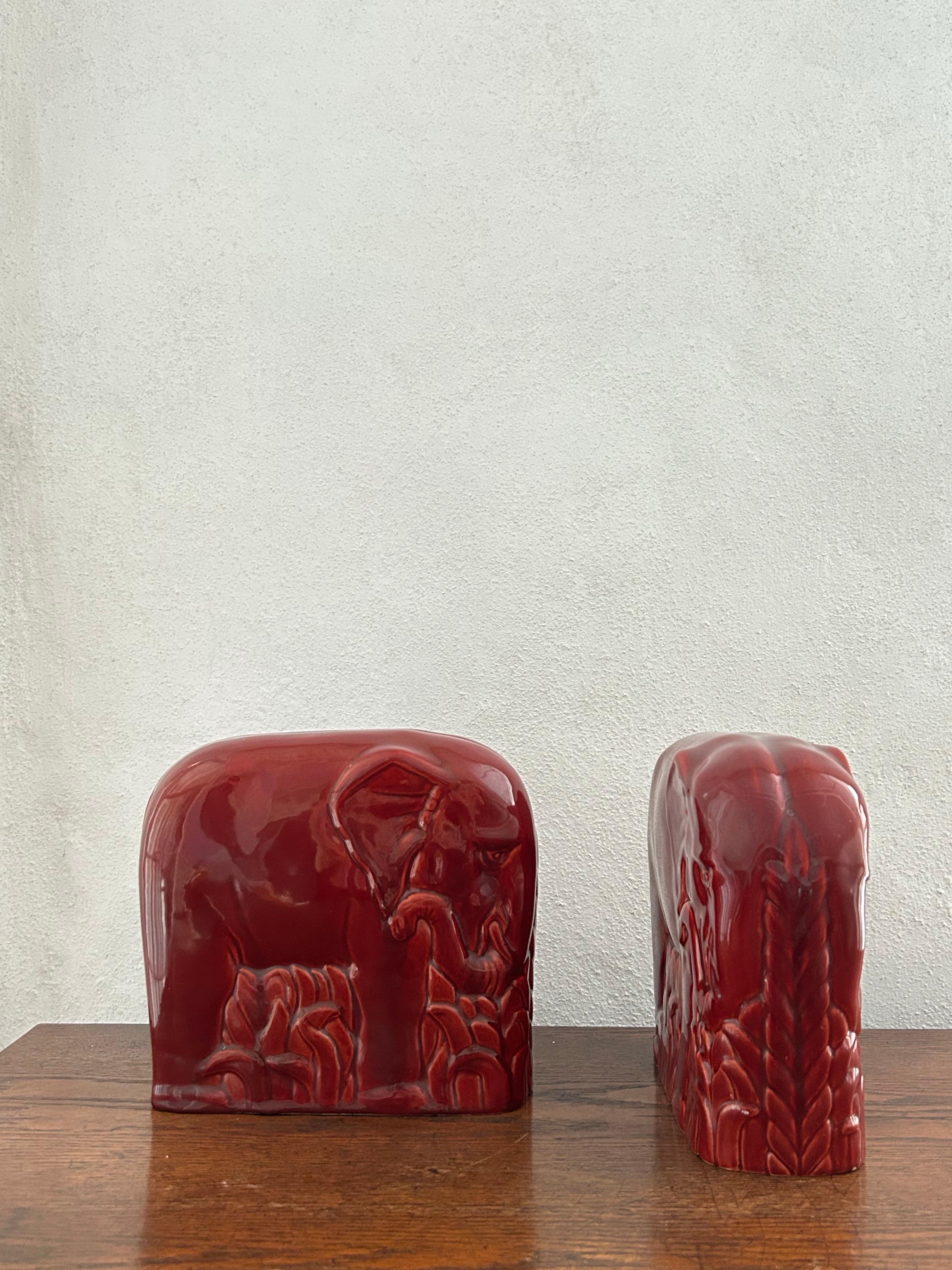 Paire de serre-livres en glaçure rouge de Gio Ponti pour Richard Ginori, Italie, vers 1924-1928 Bon état - En vente à Valby, 84