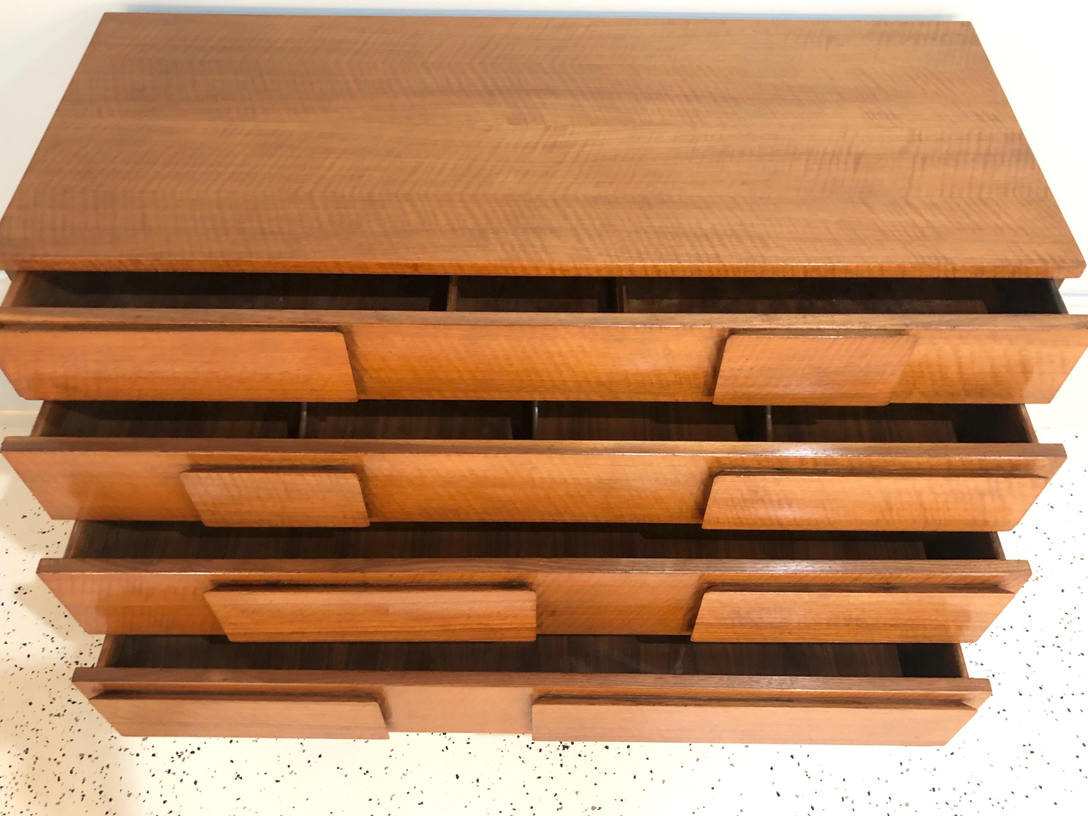 Pair of Gio Ponti Chests for Singer & Sons, Model 2129, circa 1955 4