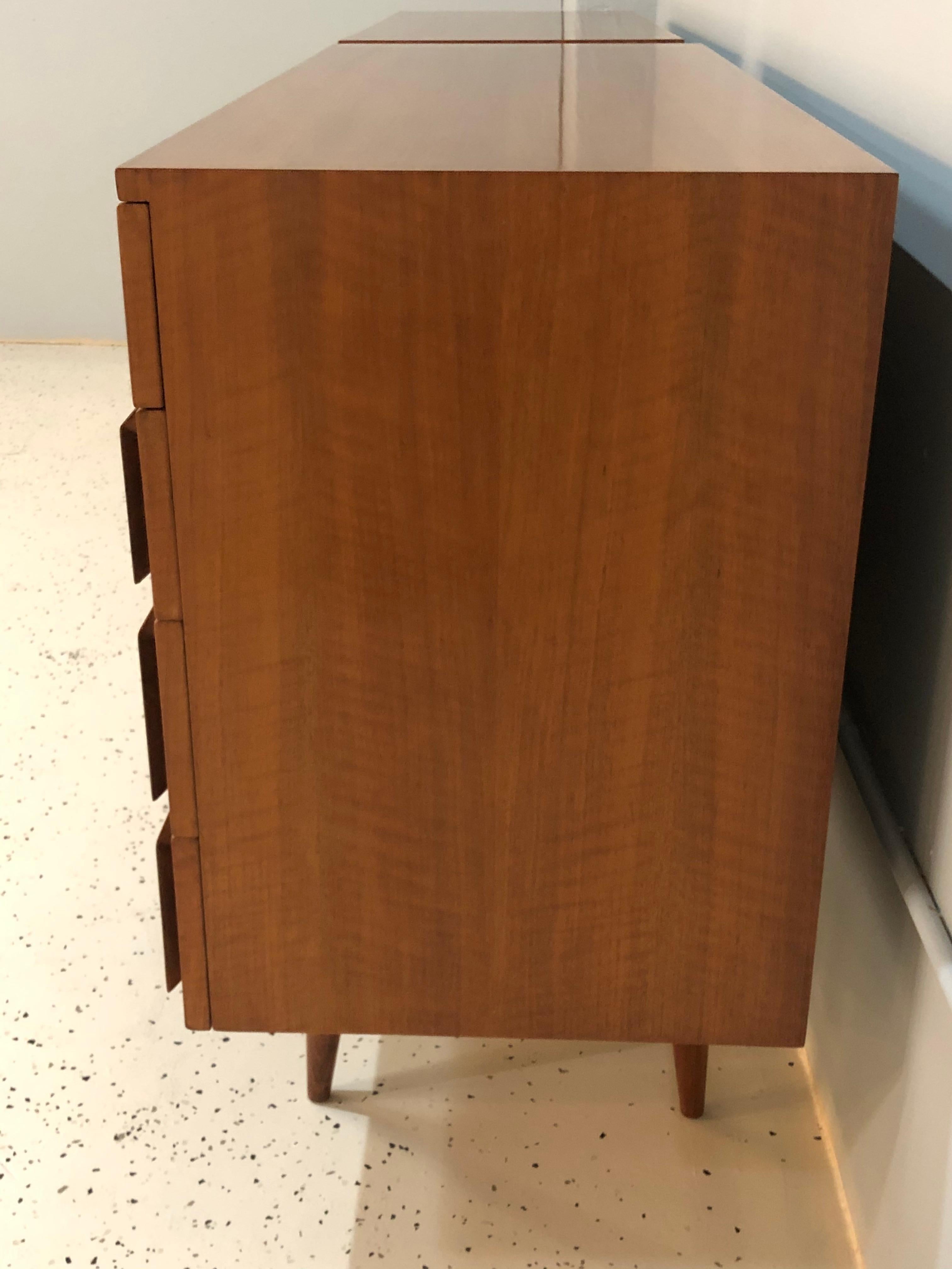 Pair of Gio Ponti Chests for Singer & Sons, Model 2129, circa 1955 8