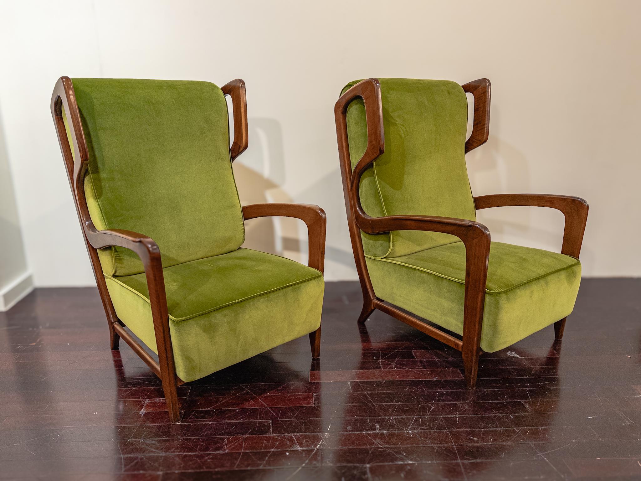 20th Century Pair Of Gio Ponti Lounge Chairs For Sale