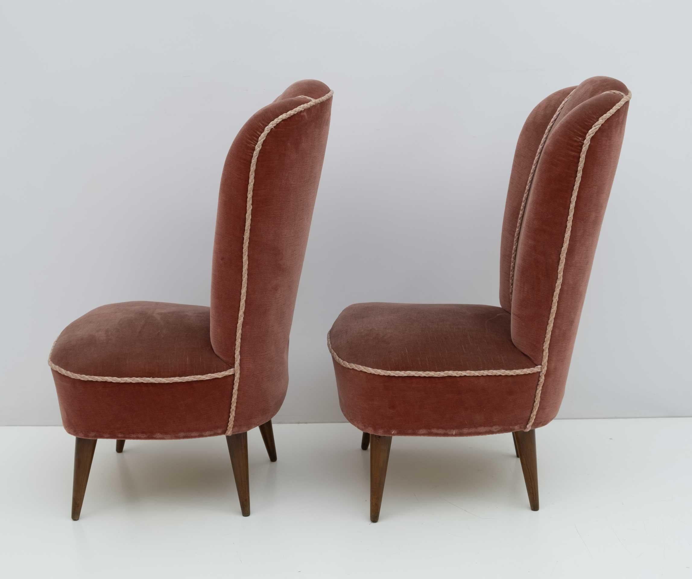 Attributed Gio Ponti Mid-Century Italian Small Armchairs by ISA Bergamo, Pair For Sale 2