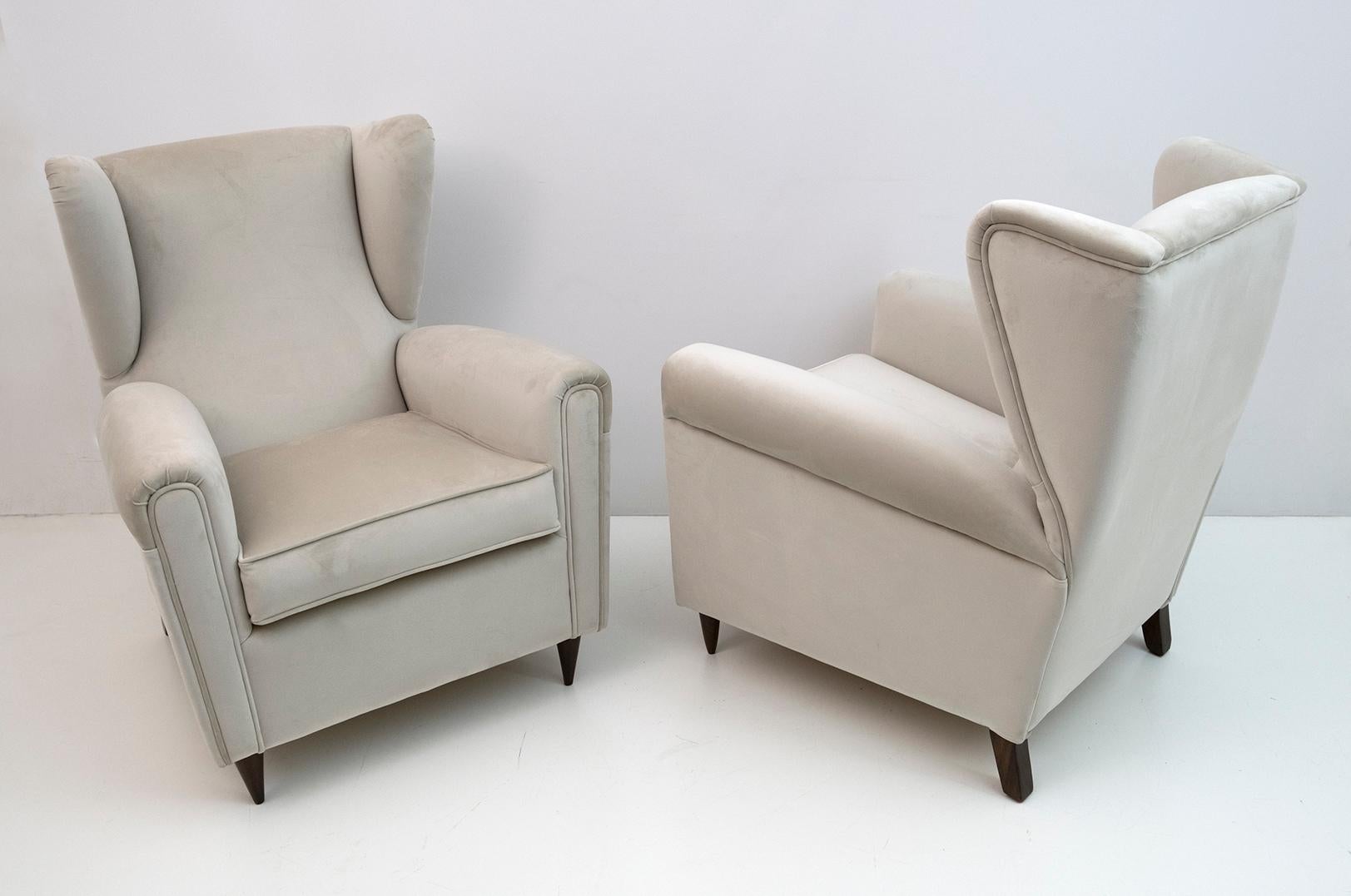 Mid-Century Modern Paire de fauteuils italiens en velours de Gio Ponti, style mi-siècle moderne, années 1950 en vente