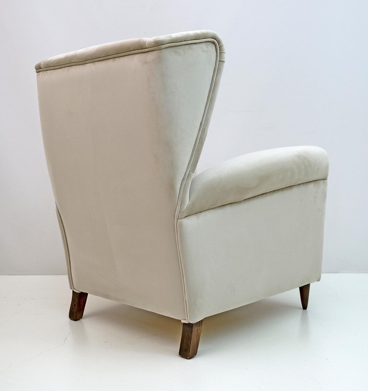 Attributed Gio Ponti Mid-Century Modern Italian Velvet Armchairs, 1950s, Pair For Sale 3