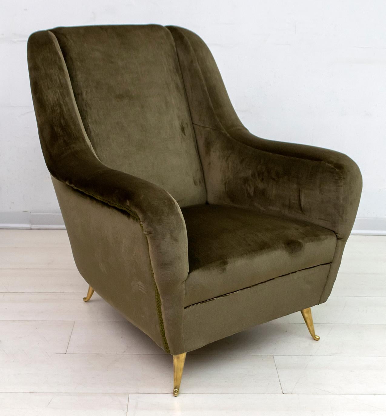 Pair of Gio Ponti Mid-Century Modern Italian Velvet Armchairs for ISA, 1950s 6