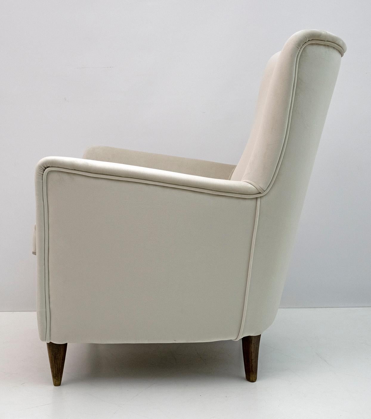 Pair of Gio Ponti Style Mid-Century Modern Italian Velvet Armchairs for Isa, 50s For Sale 7