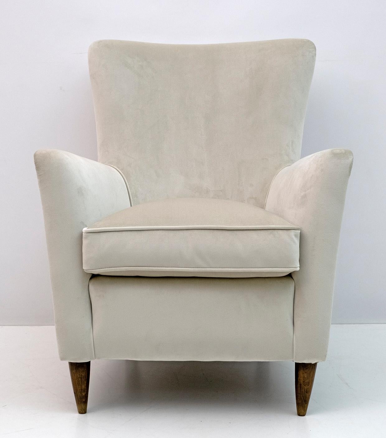 Gio Ponti Mid-Century Modern Italian Velvet Armchair for Isa, 1950s In Good Condition In Puglia, Puglia