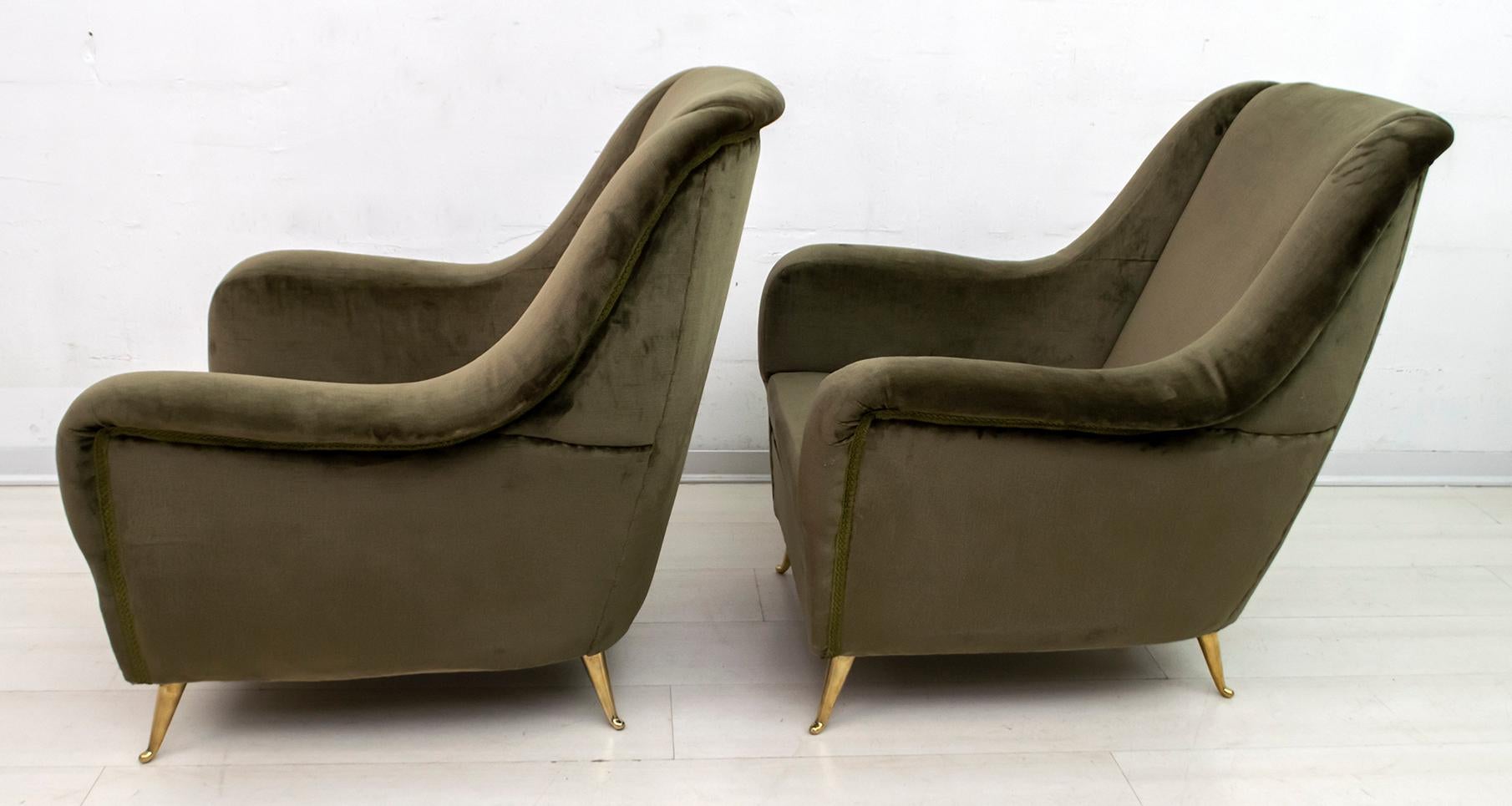 Mid-20th Century Pair of Gio Ponti Mid-Century Modern Italian Velvet Armchairs for ISA, 1950s