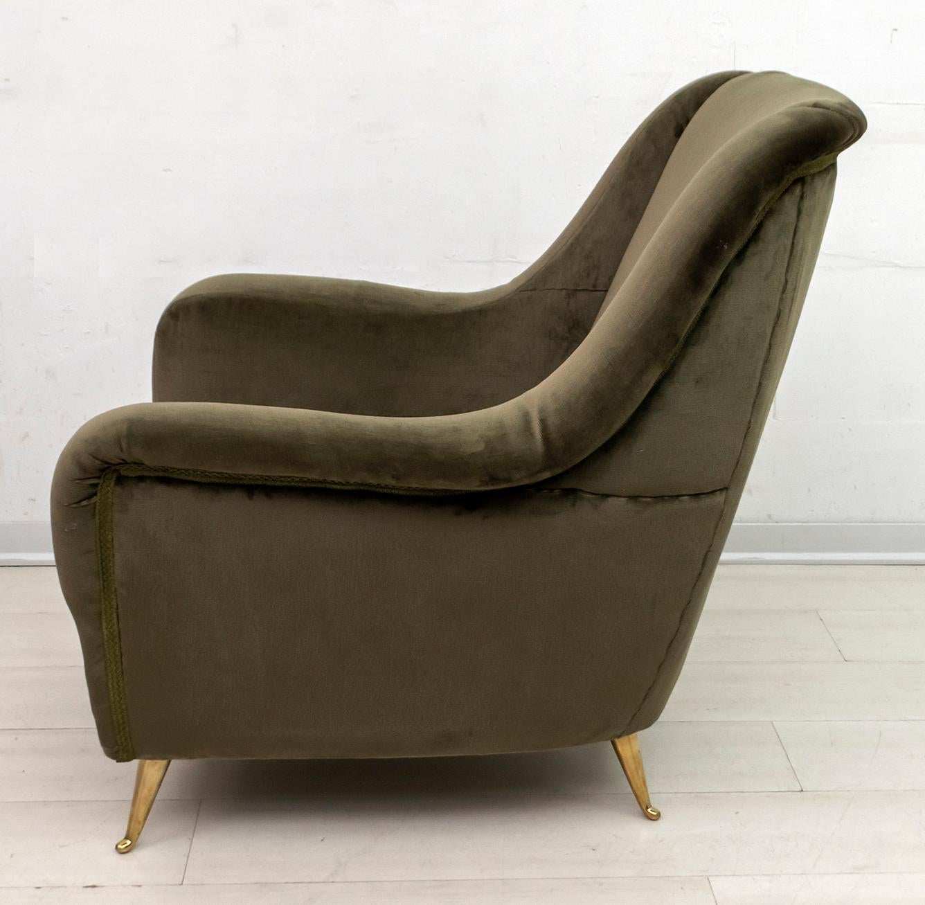 Pair of Gio Ponti Mid-Century Modern Italian Velvet Armchairs for ISA, 1950s 2