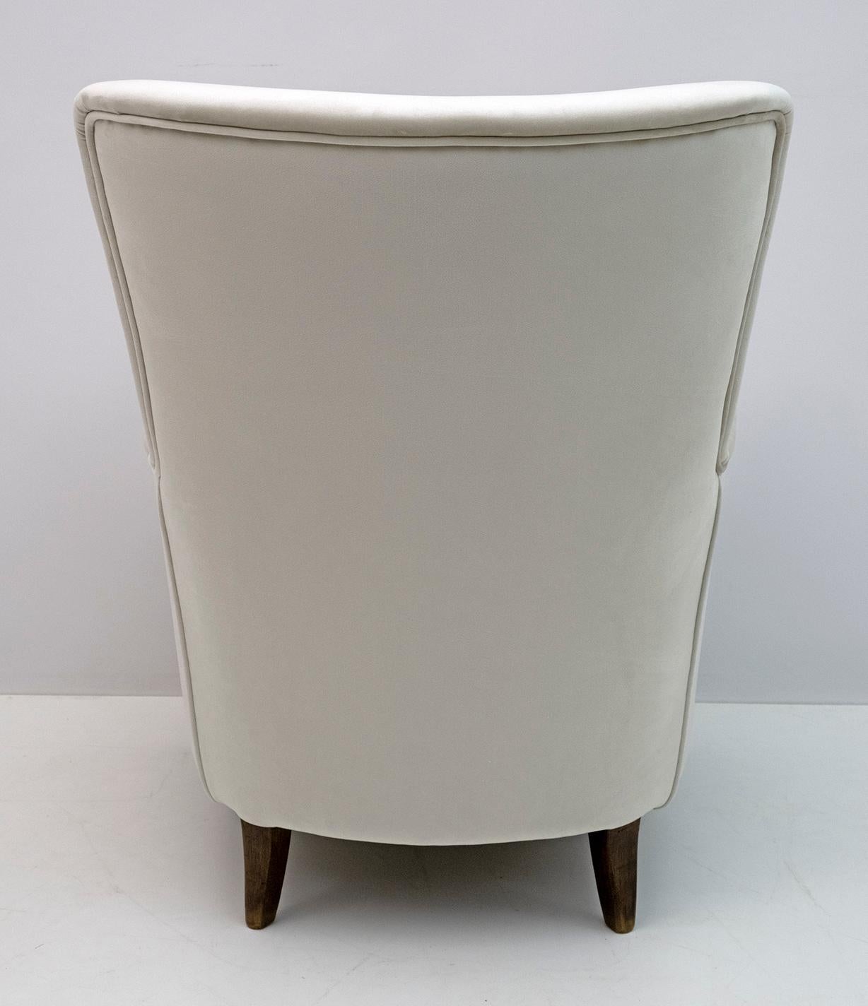 Pair of Gio Ponti Style Mid-Century Modern Italian Velvet Armchairs for Isa, 50s For Sale 5
