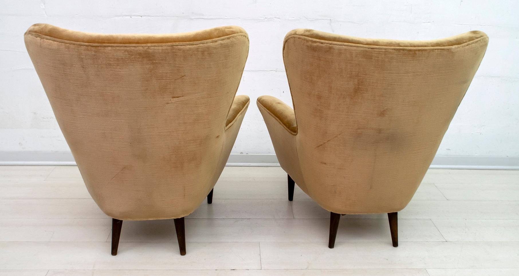 Mid-20th Century Pair of Gio Ponti Mid-Century Modern Italian Velvet Small Armchairs for ISA